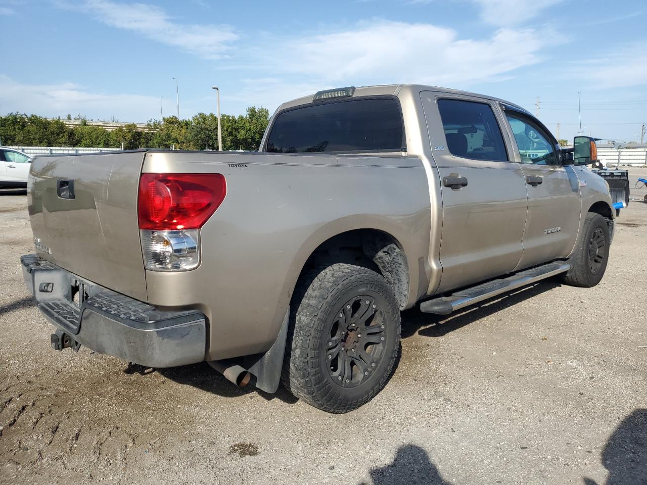 Photo 2 VIN: 5TBEV54137S463015 - TOYOTA TUNDRA 