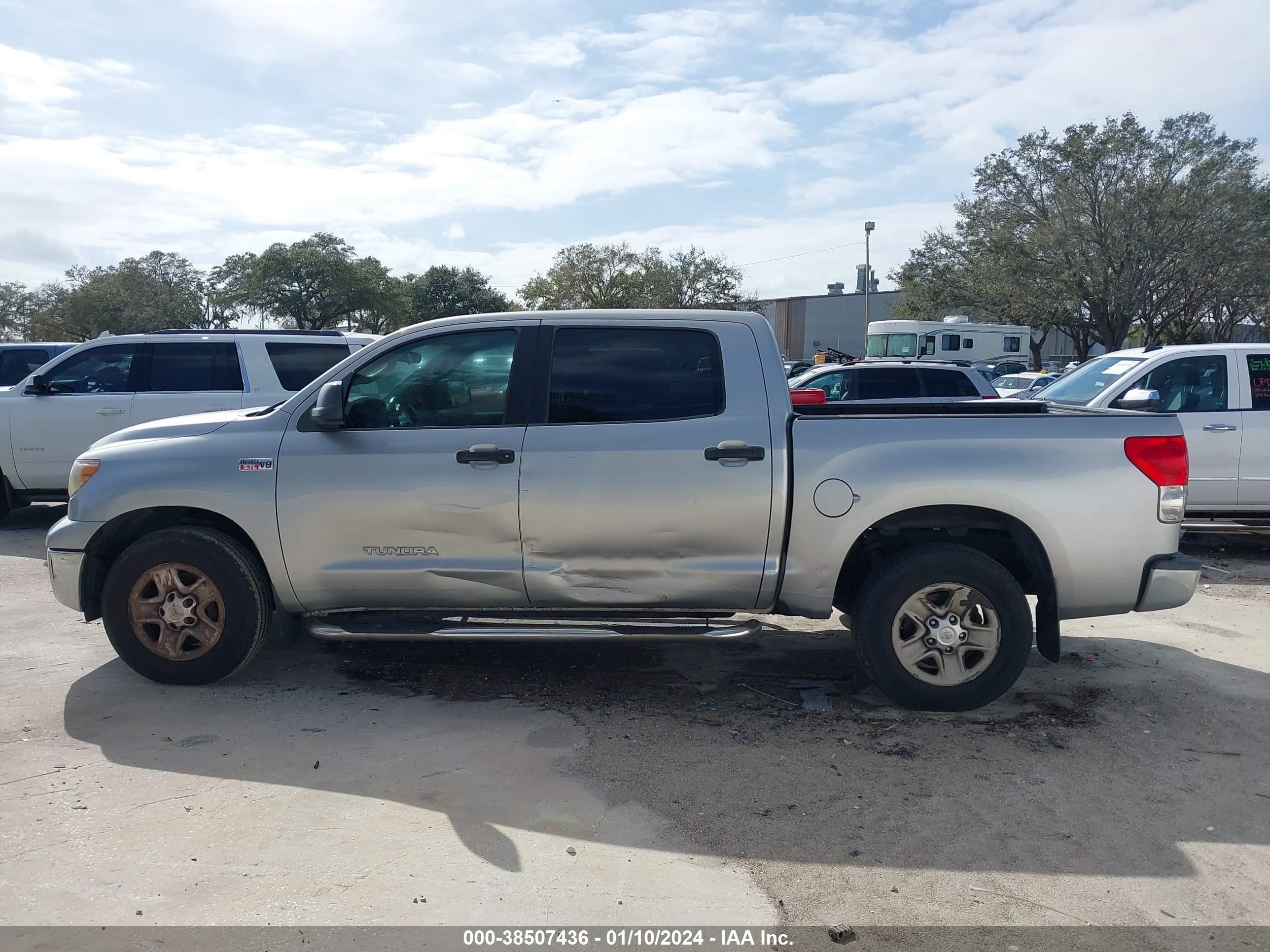 Photo 13 VIN: 5TBEV54148S477880 - TOYOTA TUNDRA 