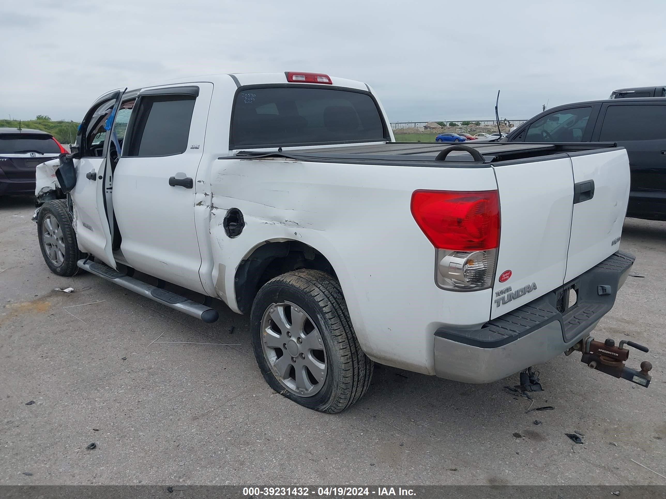 Photo 2 VIN: 5TBEV54177S465771 - TOYOTA TUNDRA 