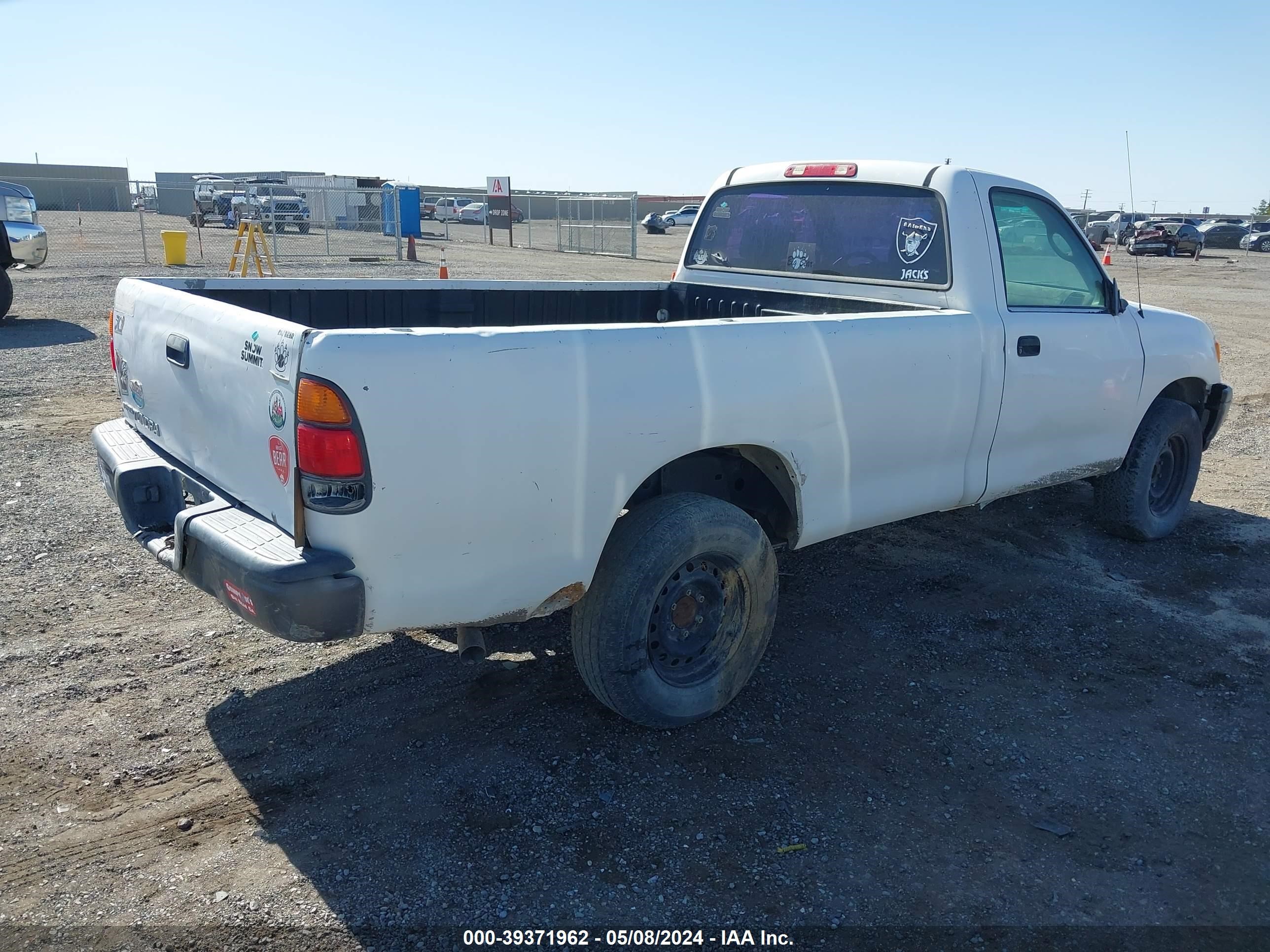 Photo 3 VIN: 5TBJN3210YS075229 - TOYOTA TUNDRA 