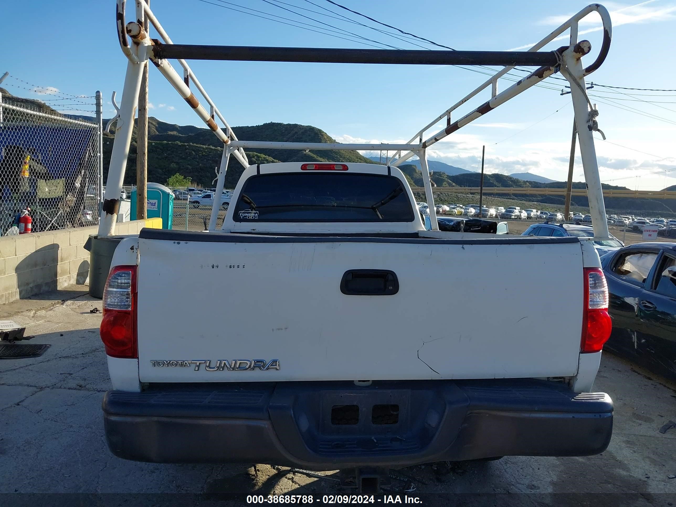 Photo 15 VIN: 5TBJU32195S446208 - TOYOTA TUNDRA 