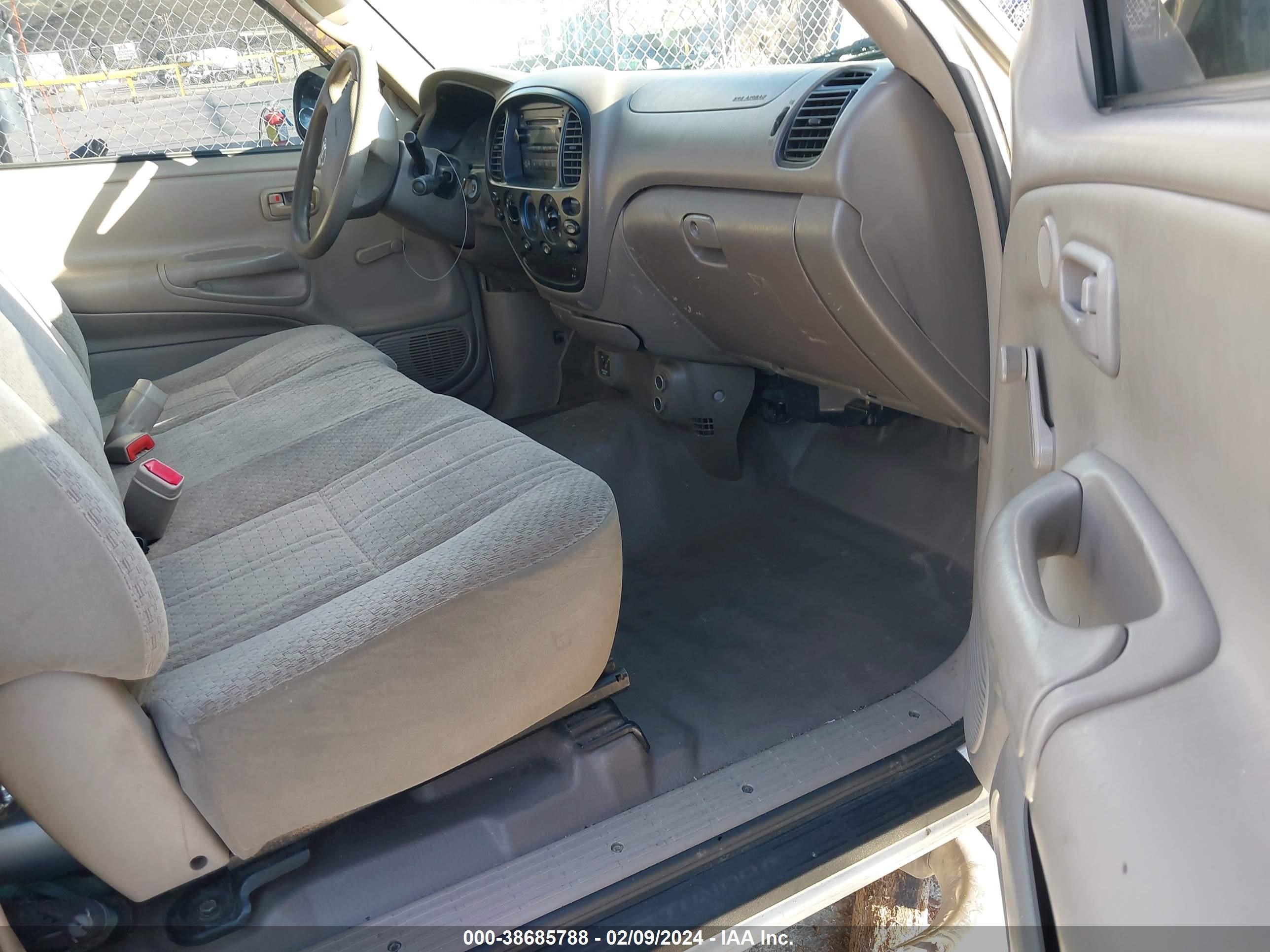 Photo 4 VIN: 5TBJU32195S446208 - TOYOTA TUNDRA 