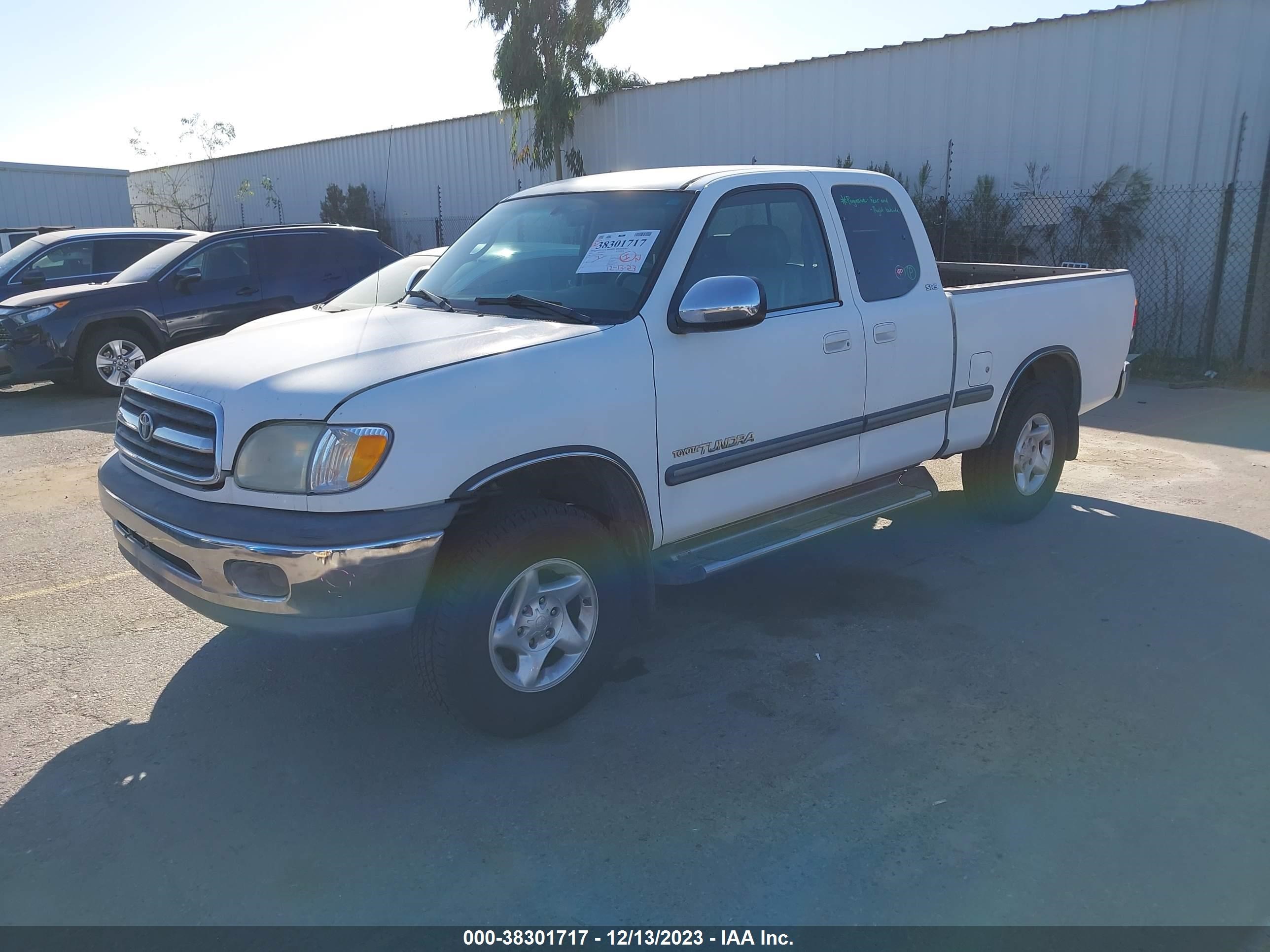 Photo 1 VIN: 5TBRN34142S318841 - TOYOTA TUNDRA 