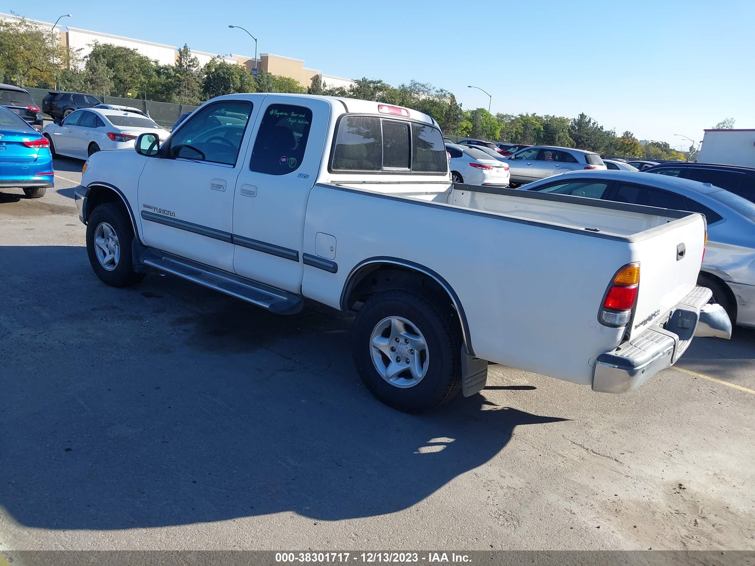 Photo 2 VIN: 5TBRN34142S318841 - TOYOTA TUNDRA 