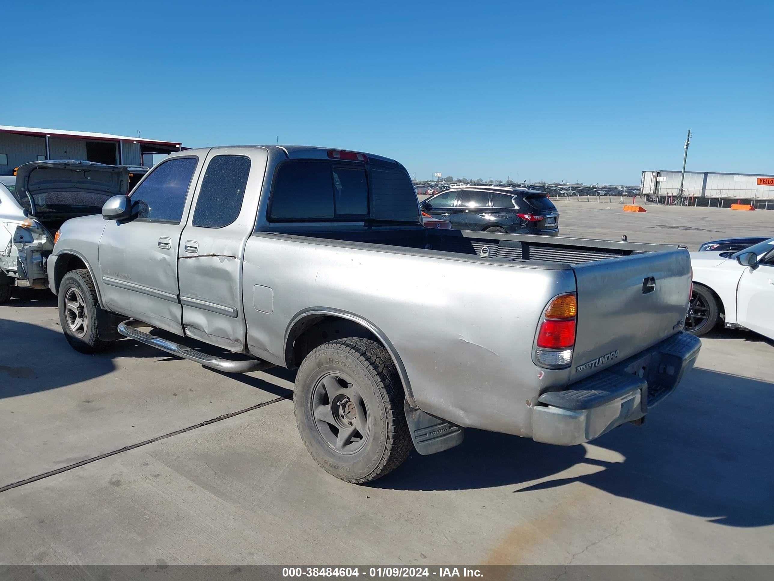 Photo 2 VIN: 5TBRT34103S418698 - TOYOTA TUNDRA 