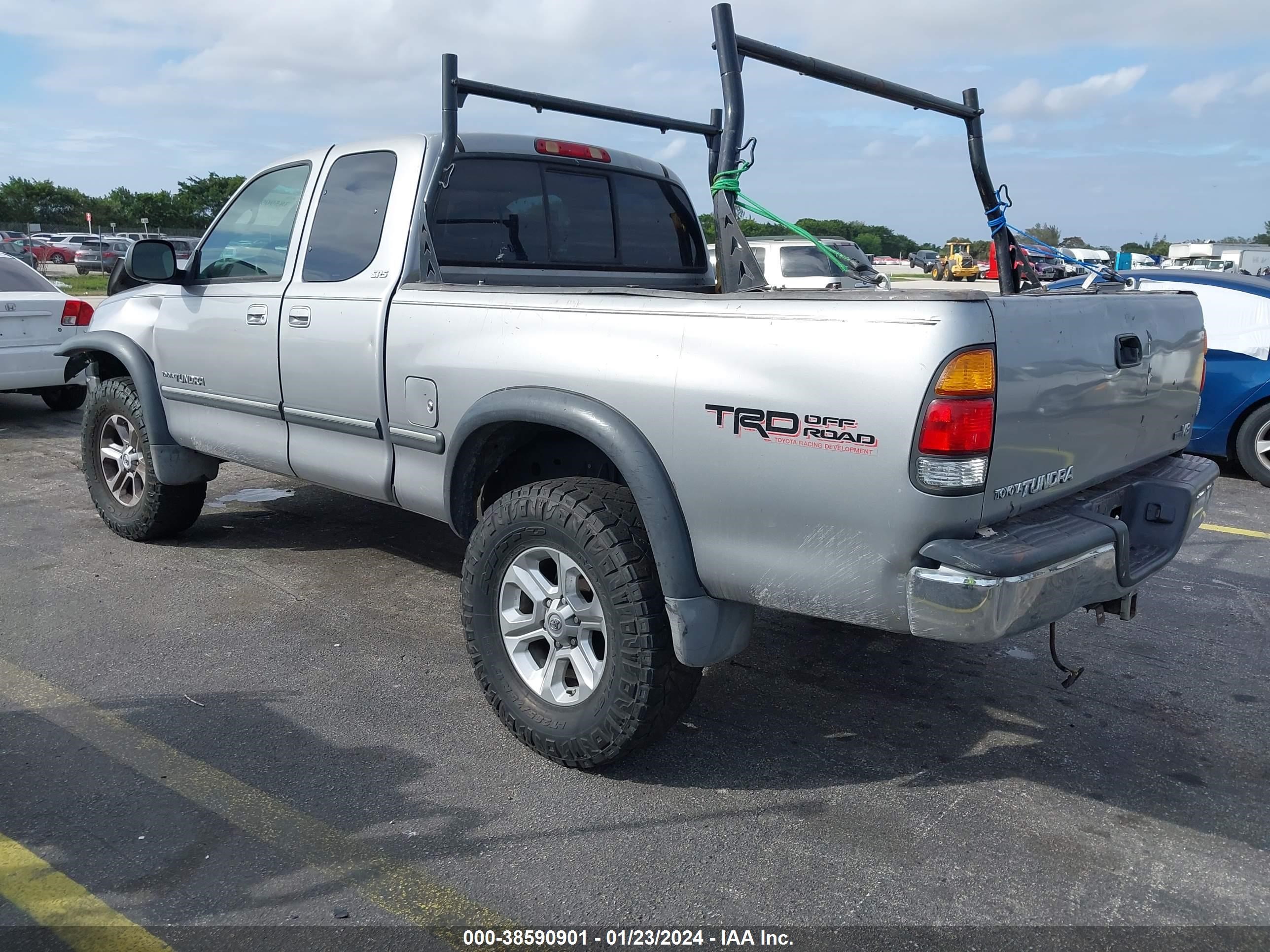 Photo 2 VIN: 5TBRT34112S329933 - TOYOTA TUNDRA 