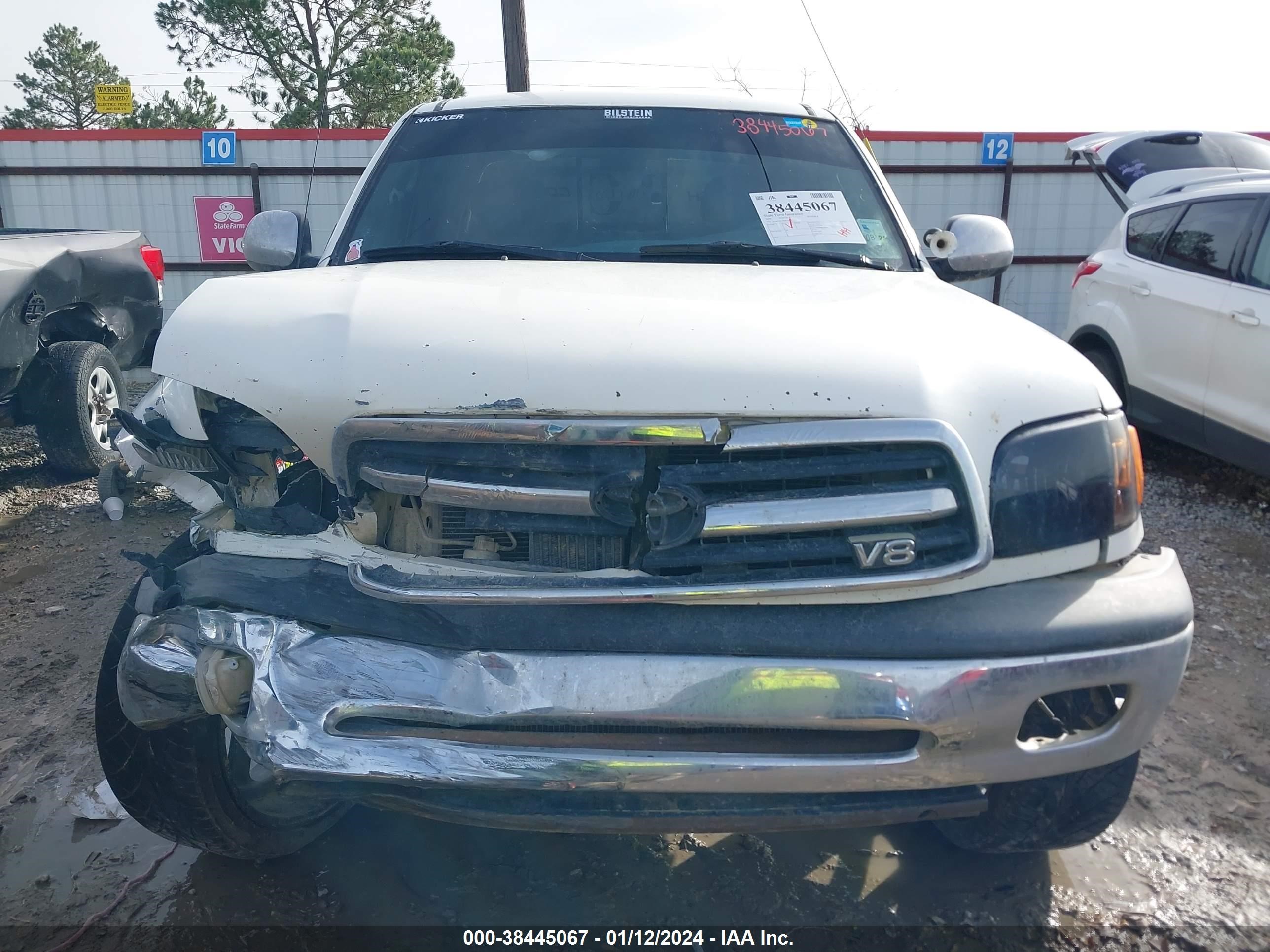 Photo 11 VIN: 5TBRT3411YS073219 - TOYOTA TUNDRA 