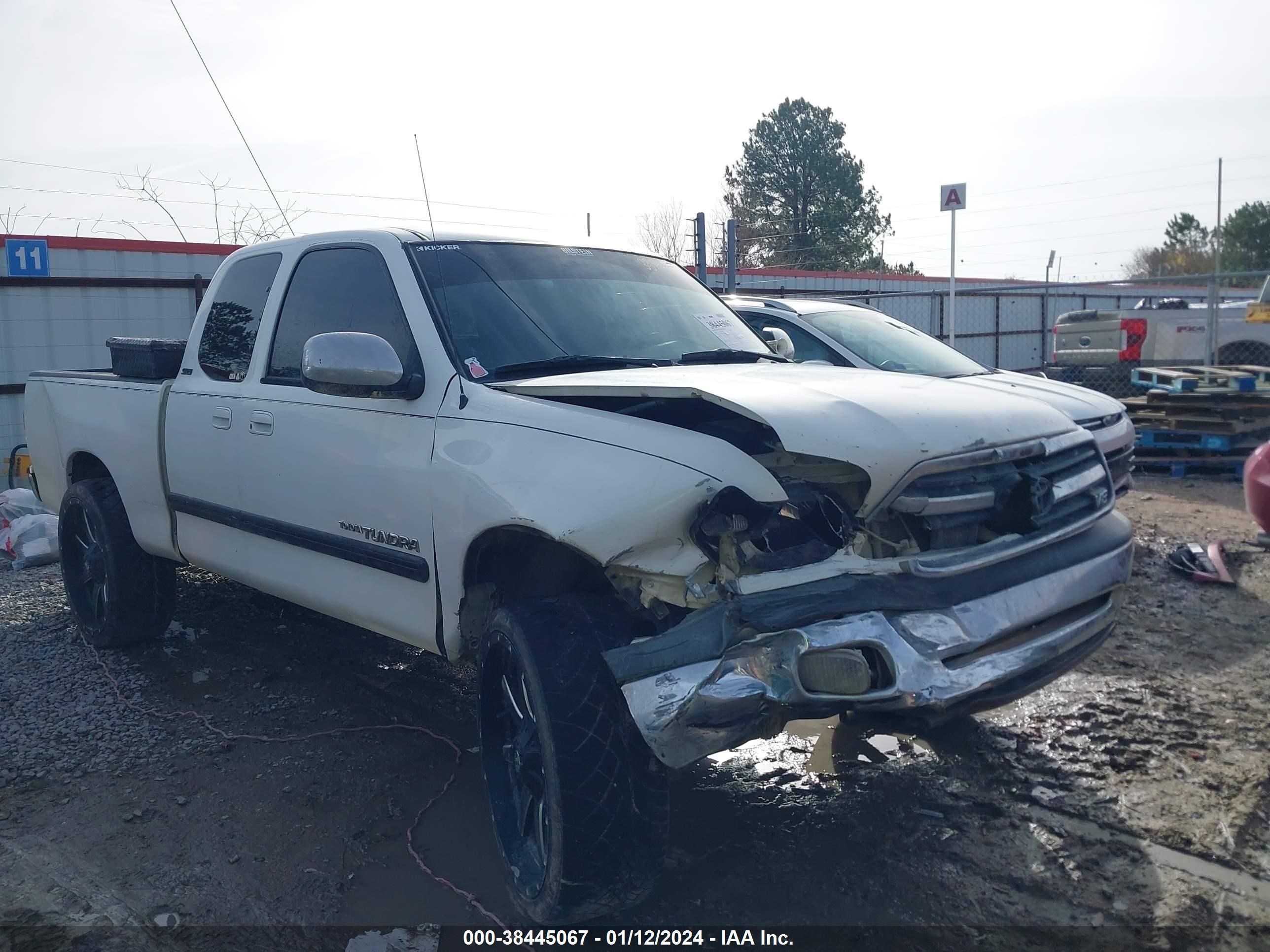 Photo 5 VIN: 5TBRT3411YS073219 - TOYOTA TUNDRA 