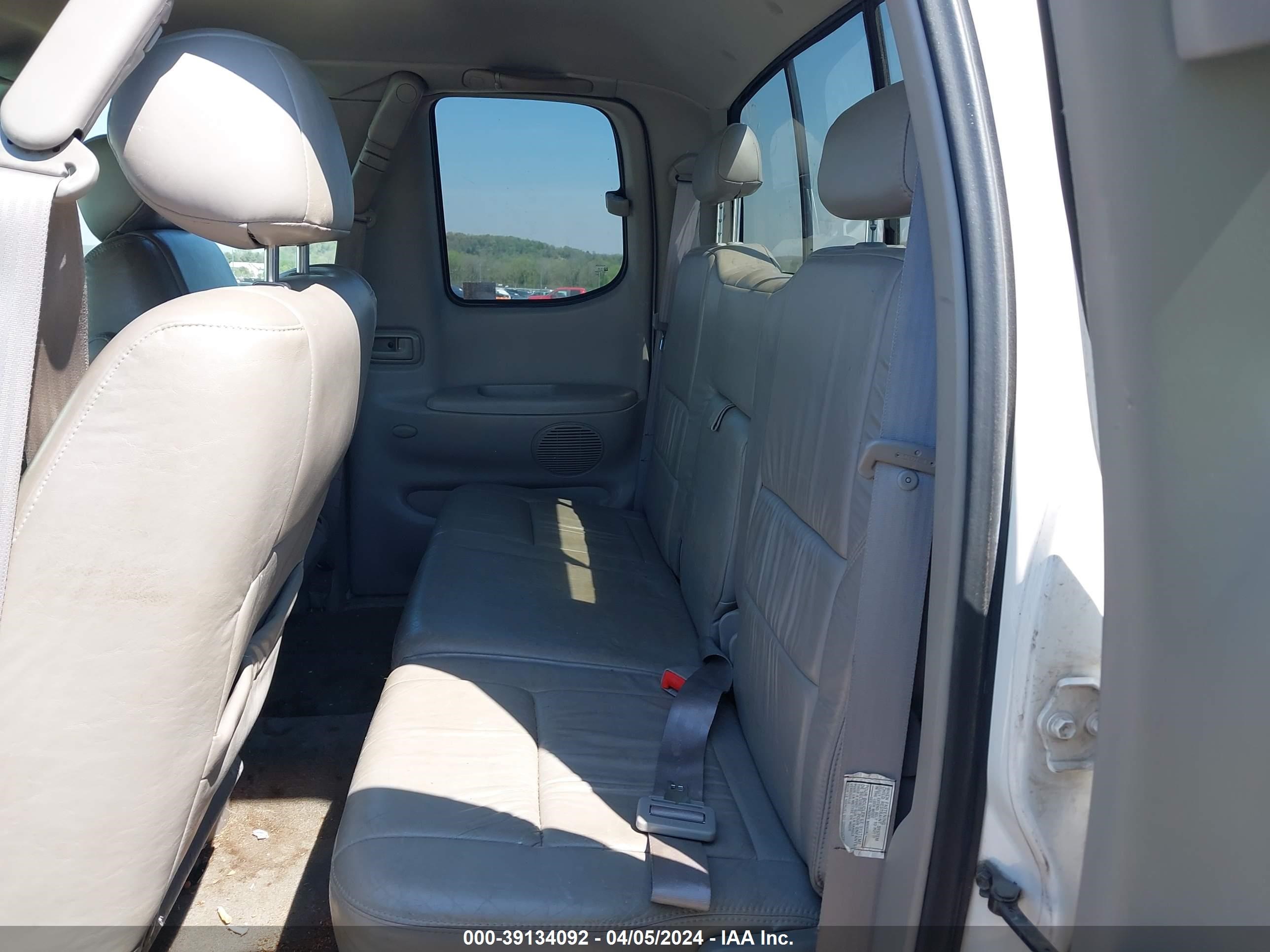 Photo 7 VIN: 5TBRT3411YS125402 - TOYOTA TUNDRA 