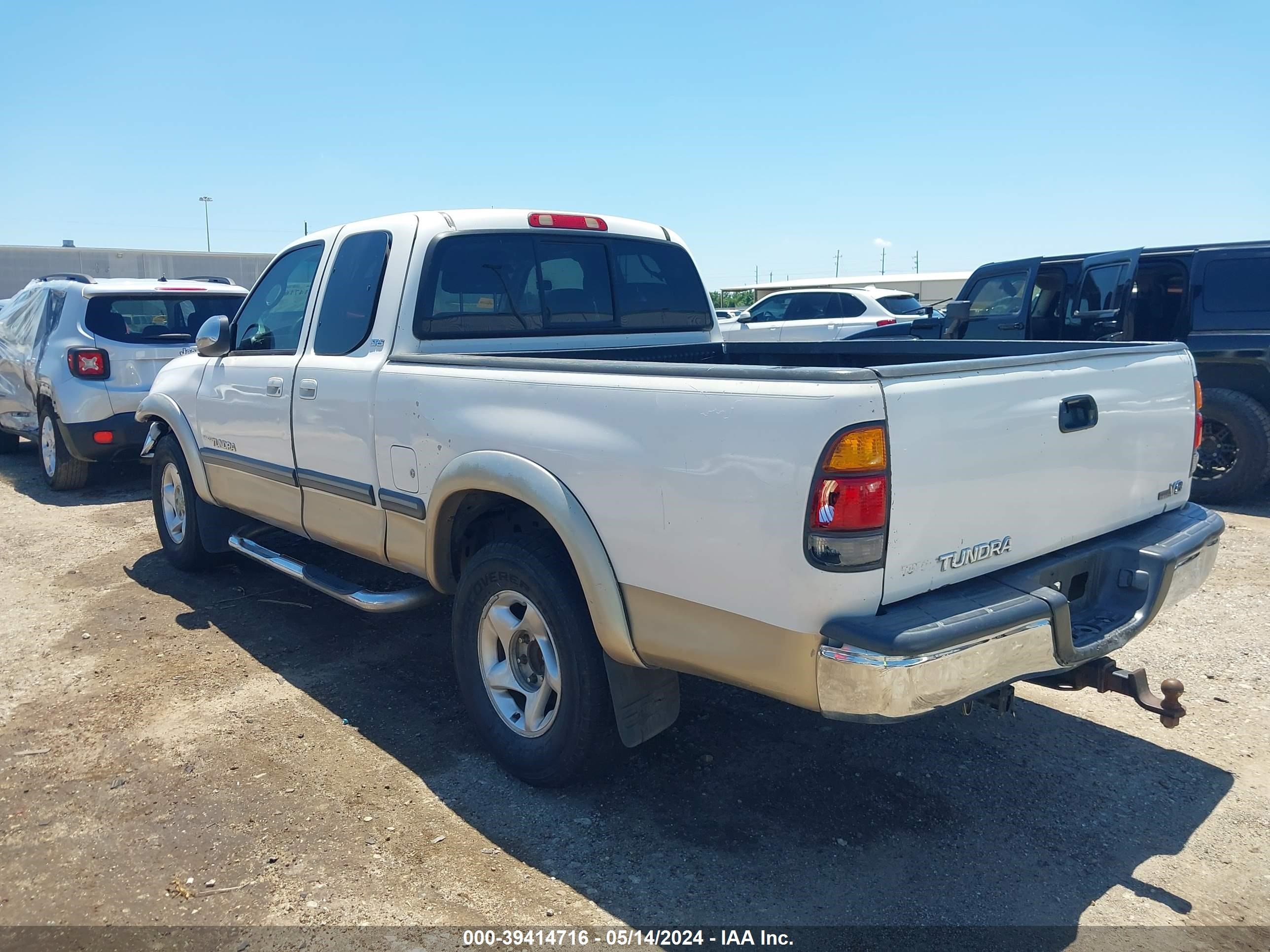 Photo 2 VIN: 5TBRT34131S152784 - TOYOTA TUNDRA 