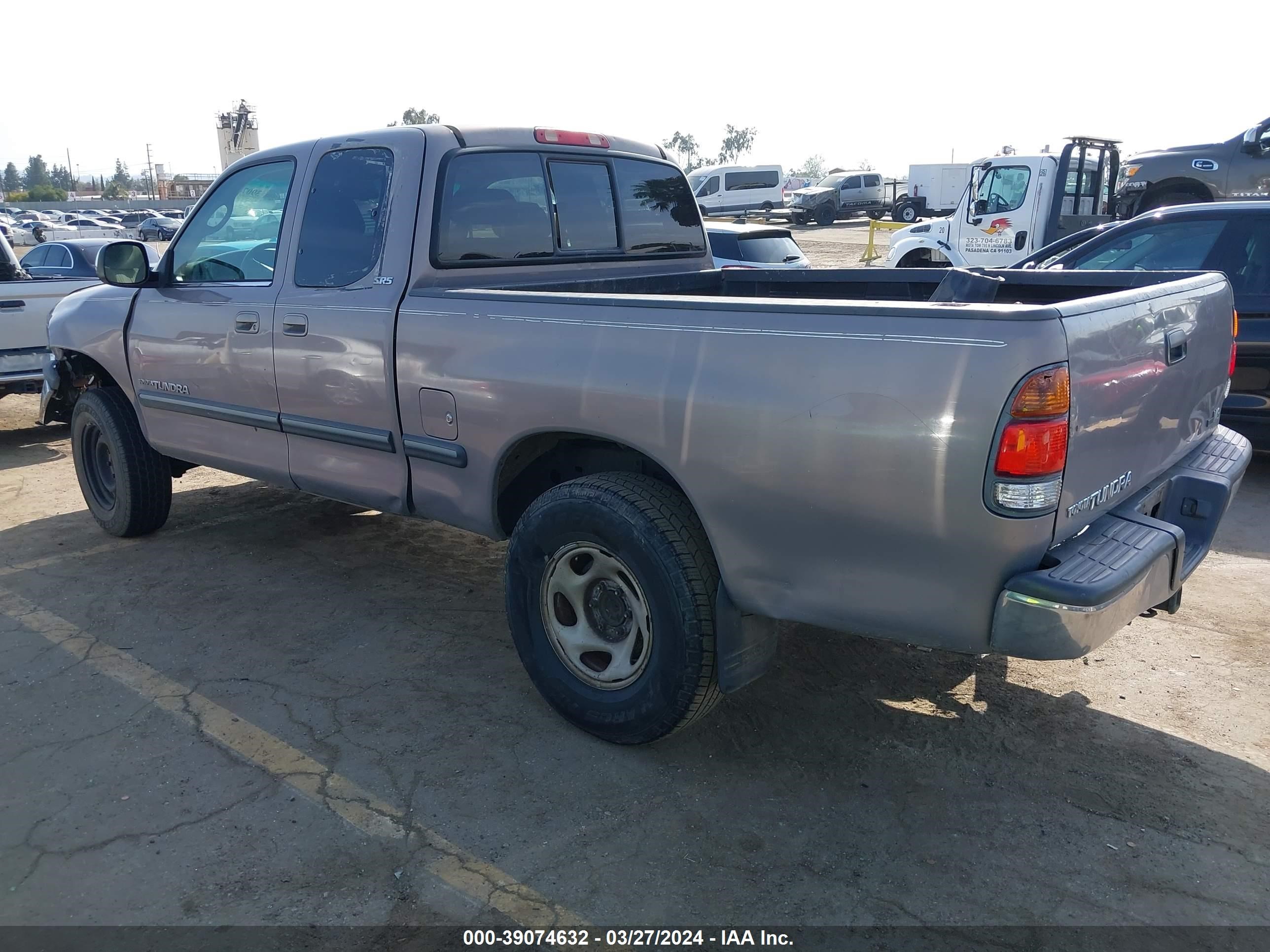 Photo 2 VIN: 5TBRT34131S155734 - TOYOTA TUNDRA 