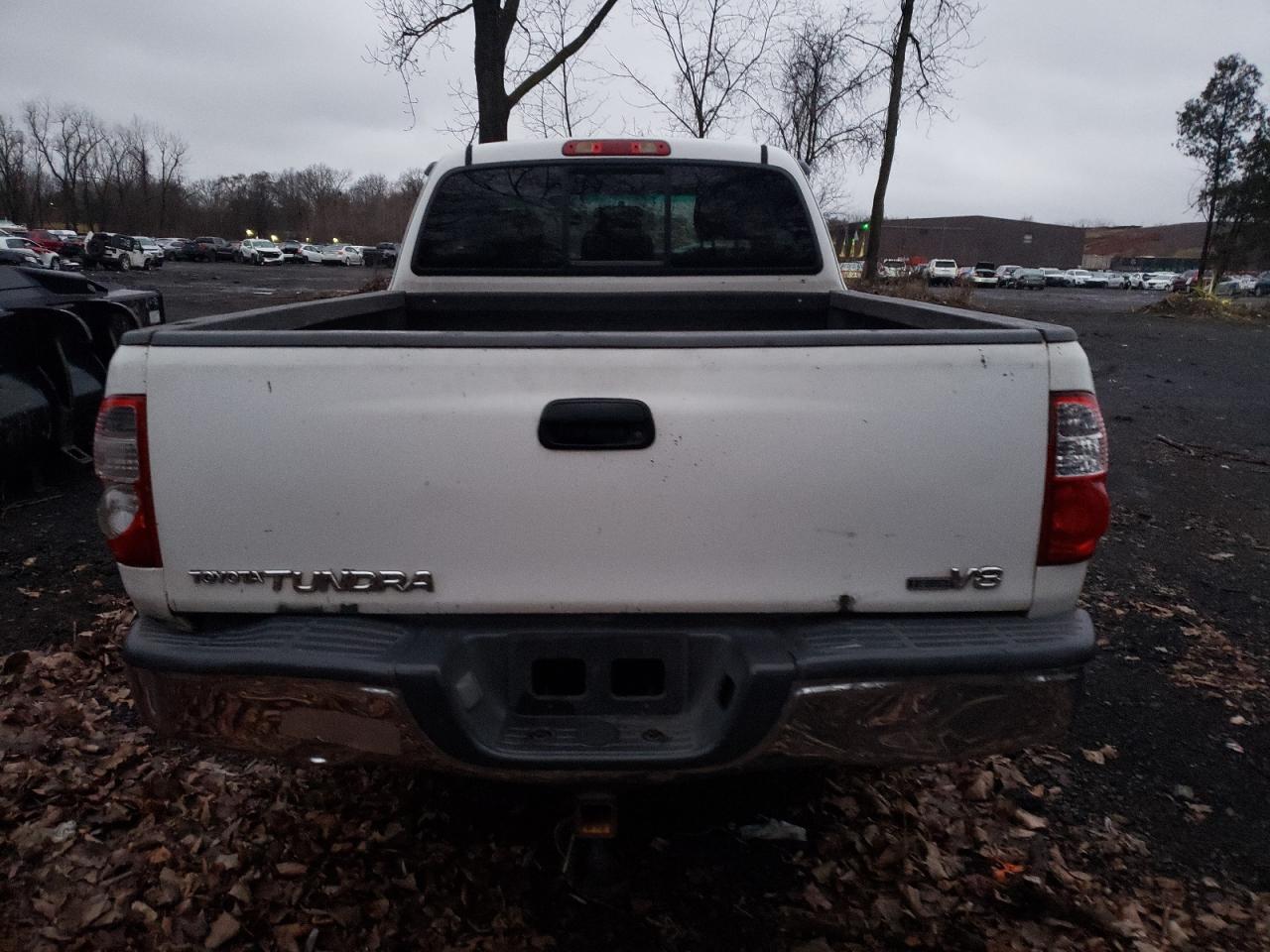 Photo 5 VIN: 5TBRT34135S467557 - TOYOTA TUNDRA 