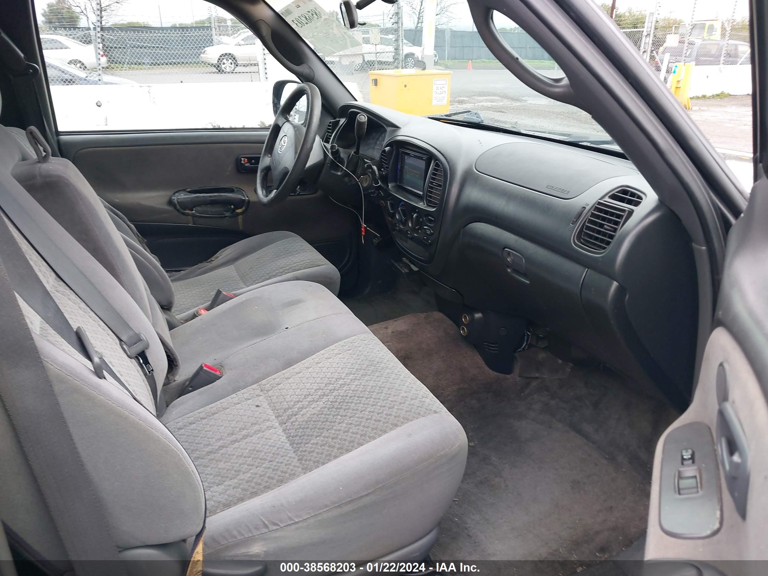 Photo 4 VIN: 5TBRT34135S470023 - TOYOTA TUNDRA 