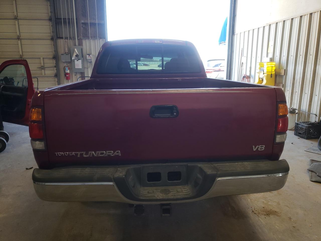 Photo 5 VIN: 5TBRT3413YS058723 - TOYOTA TUNDRA 