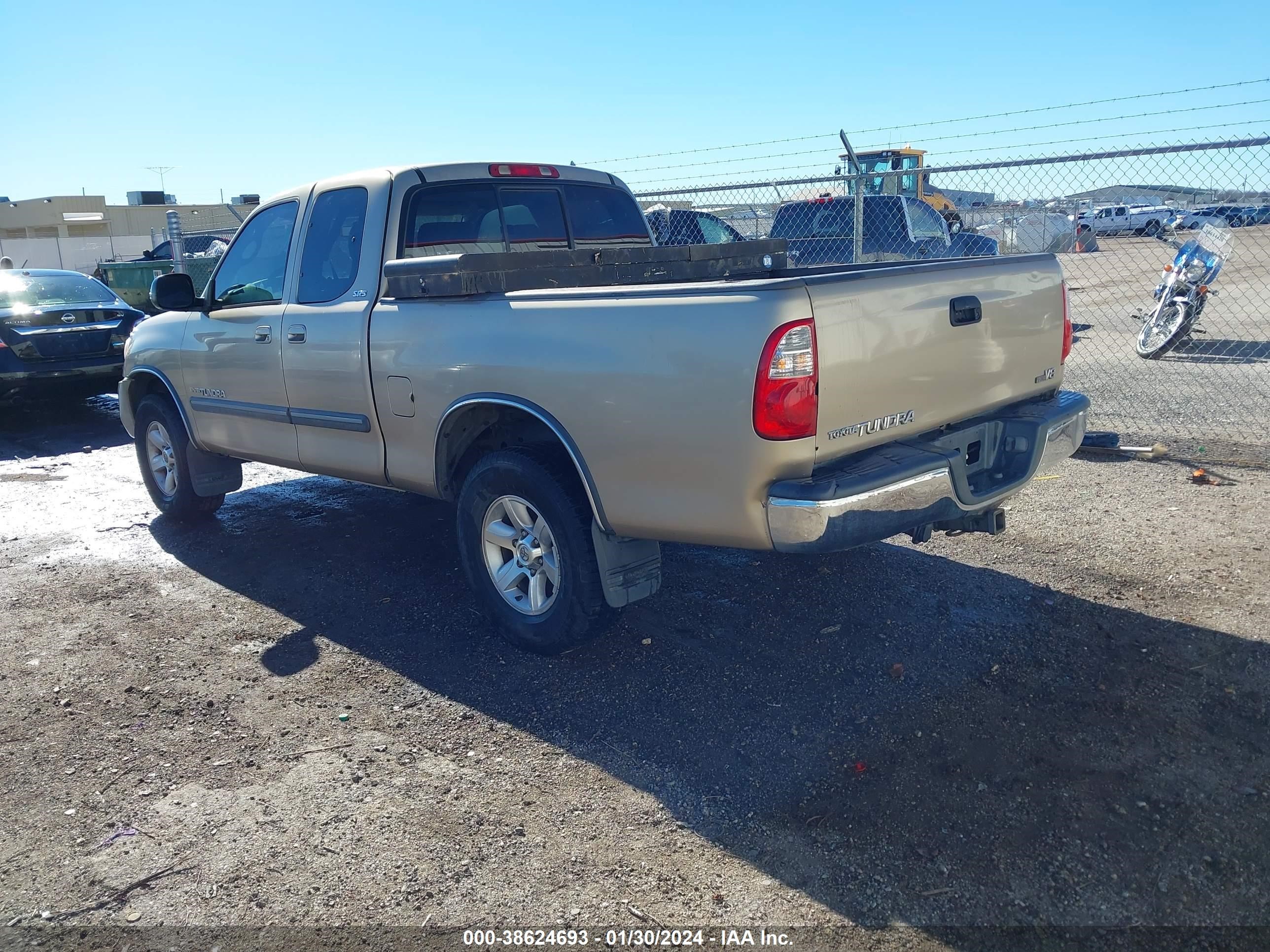 Photo 2 VIN: 5TBRT34145S462027 - TOYOTA TUNDRA 