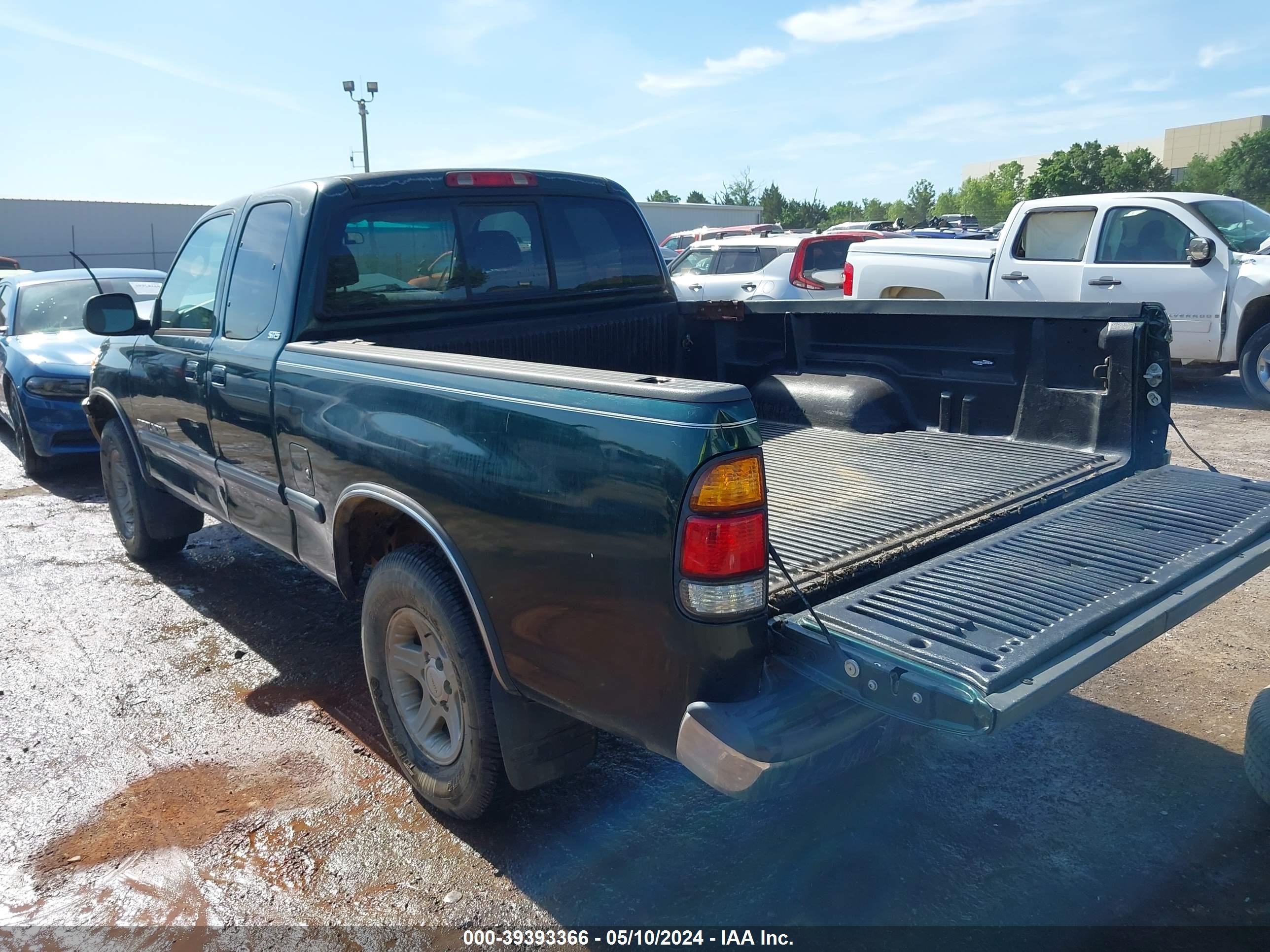 Photo 2 VIN: 5TBRT34151S131242 - TOYOTA TUNDRA 