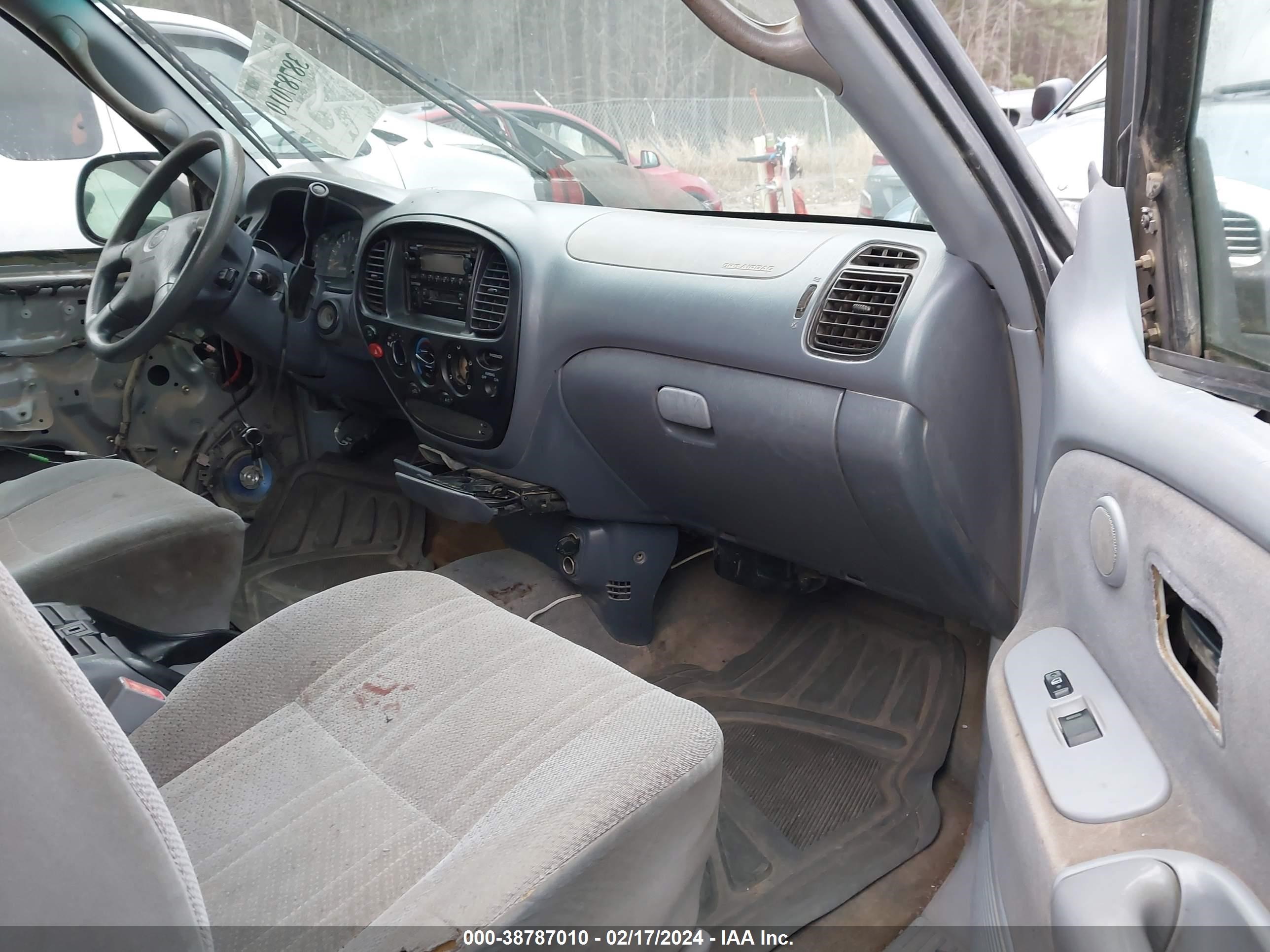 Photo 4 VIN: 5TBRT34152S234808 - TOYOTA TUNDRA 