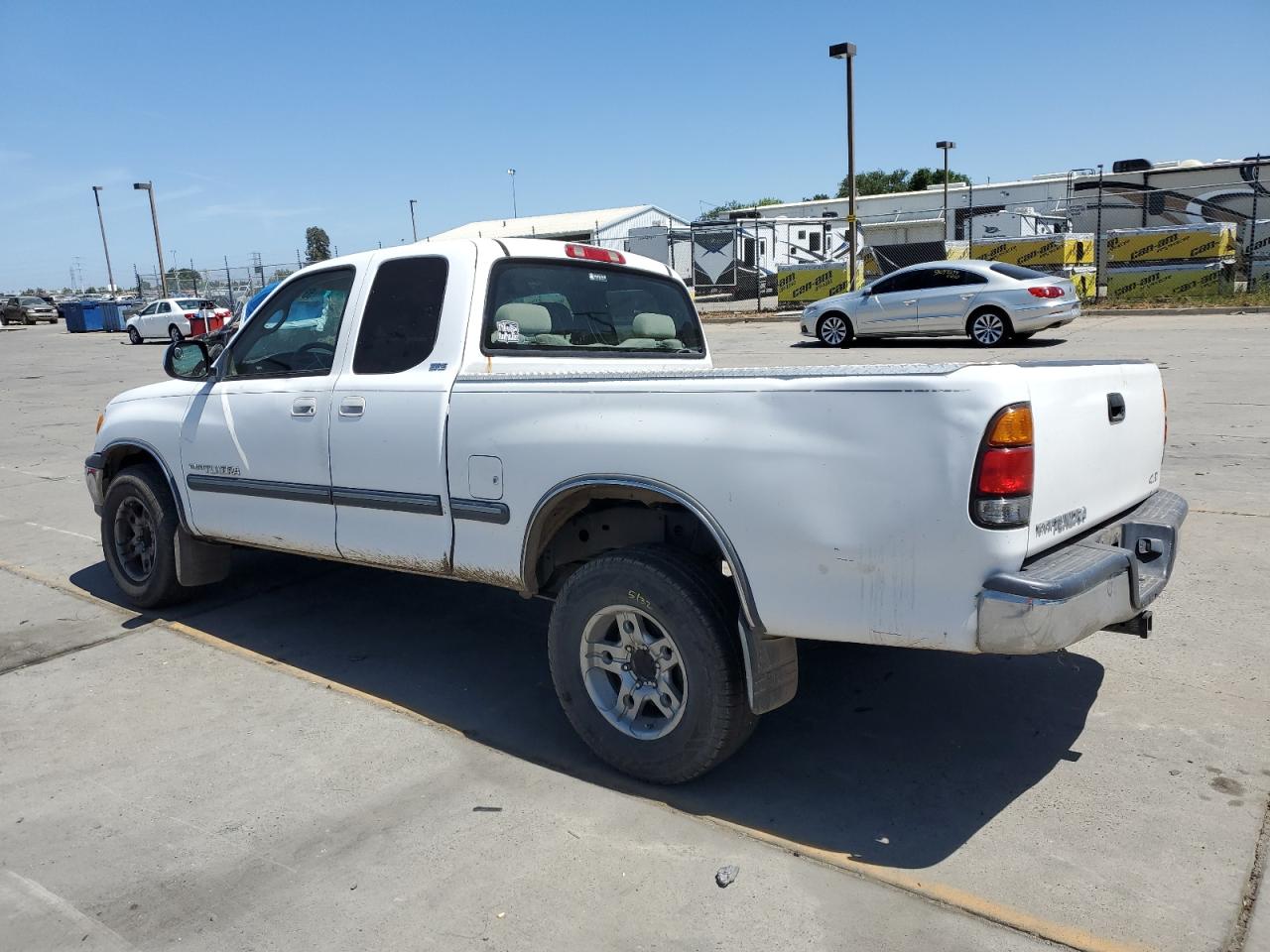 Photo 1 VIN: 5TBRT3415YS048632 - TOYOTA TUNDRA 