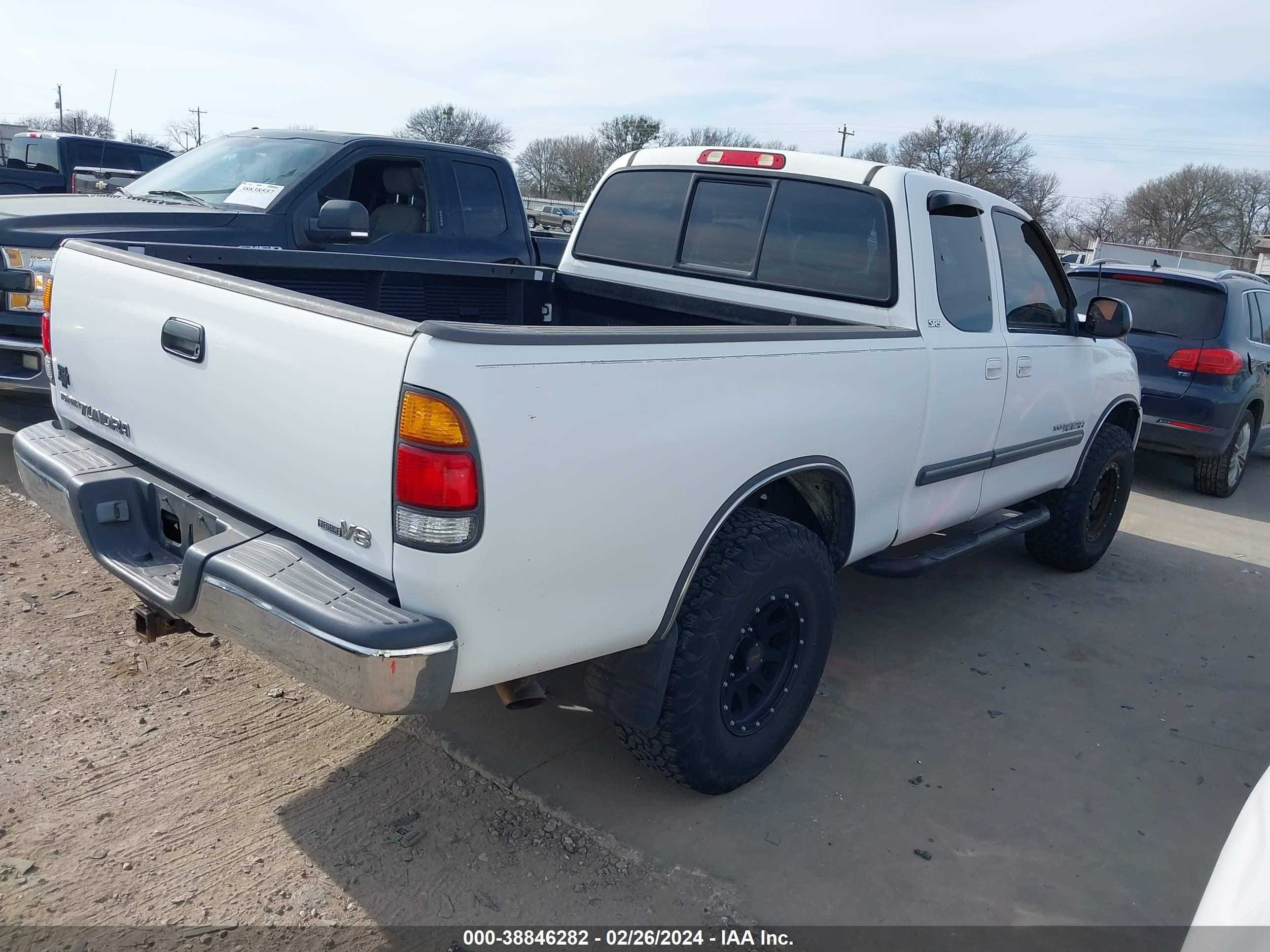 Photo 3 VIN: 5TBRT34163S388350 - TOYOTA TUNDRA 