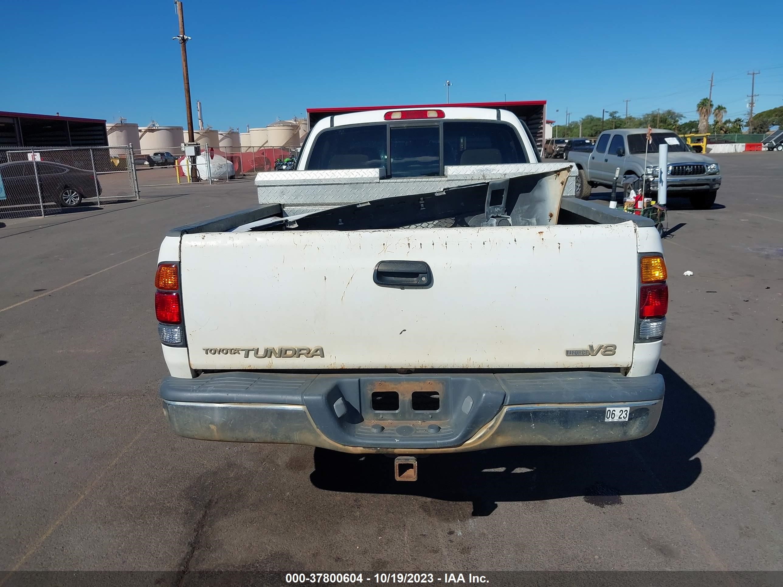 Photo 16 VIN: 5TBRT34184S446492 - TOYOTA TUNDRA 