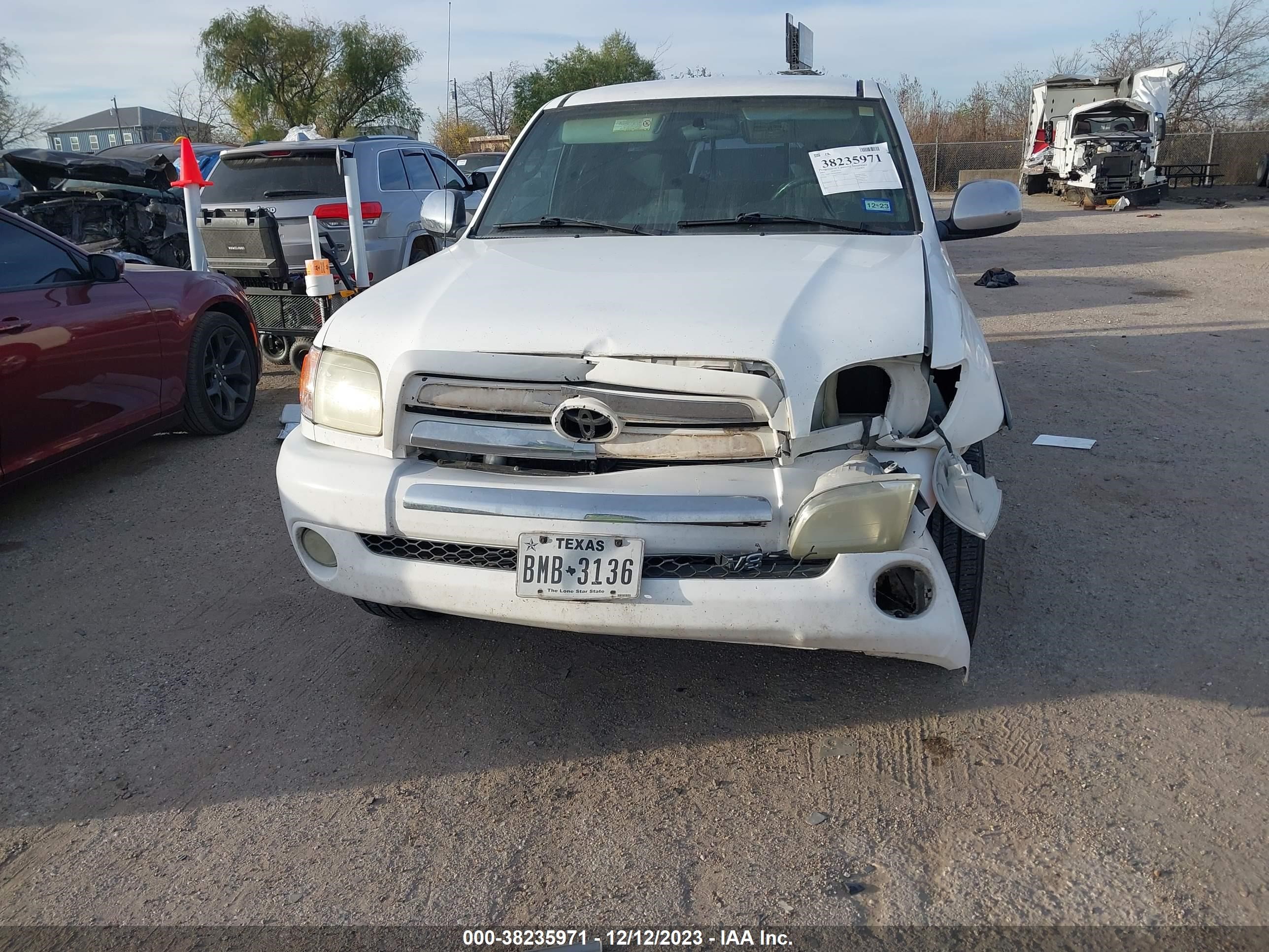 Photo 5 VIN: 5TBRT34184S449263 - TOYOTA TUNDRA 