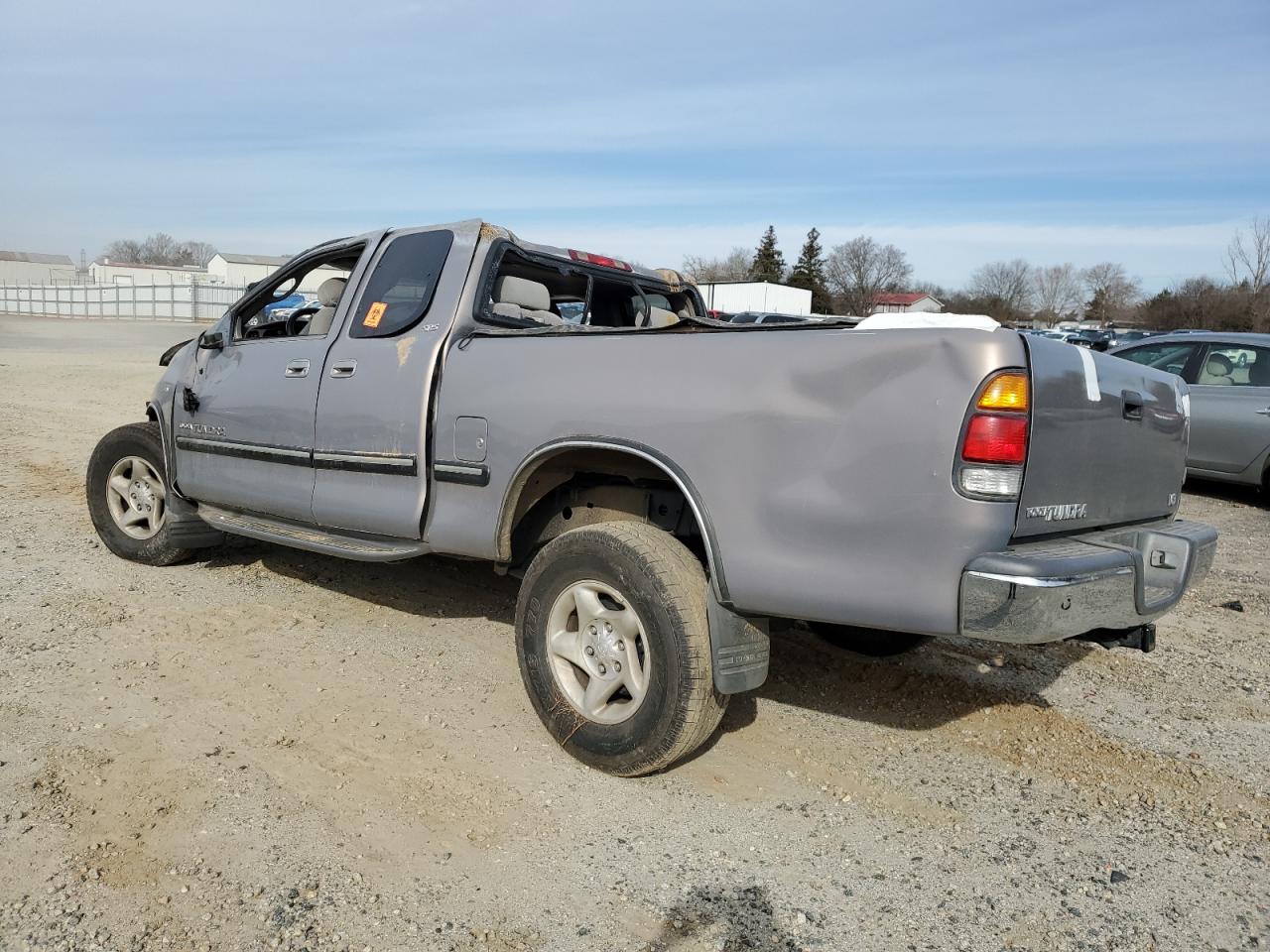 Photo 1 VIN: 5TBRT3418YS002938 - TOYOTA TUNDRA 