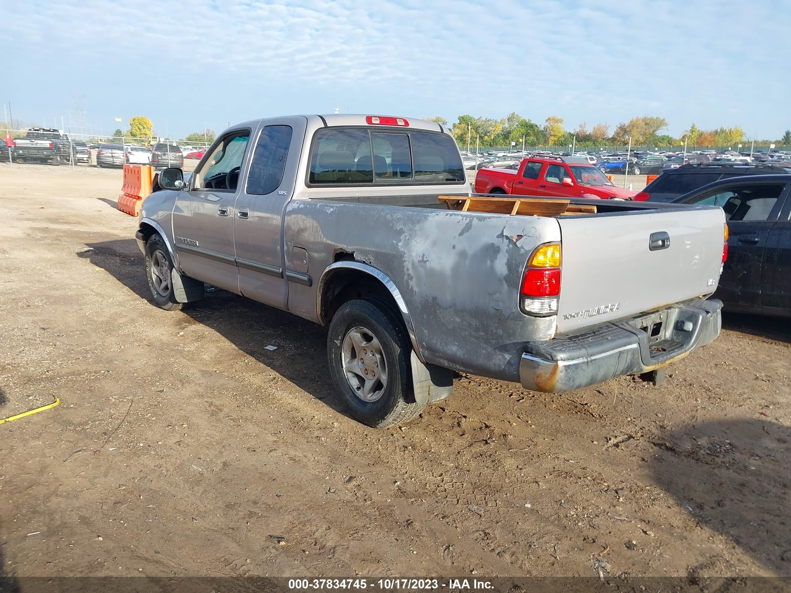 Photo 2 VIN: 5TBRT341XYS018204 - TOYOTA TUNDRA 