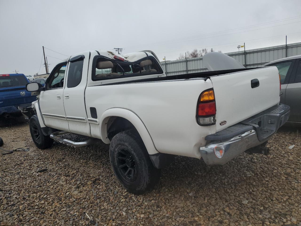 Photo 1 VIN: 5TBRT3810YS077773 - TOYOTA TUNDRA 