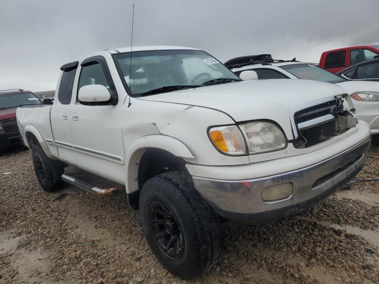 Photo 3 VIN: 5TBRT3810YS077773 - TOYOTA TUNDRA 