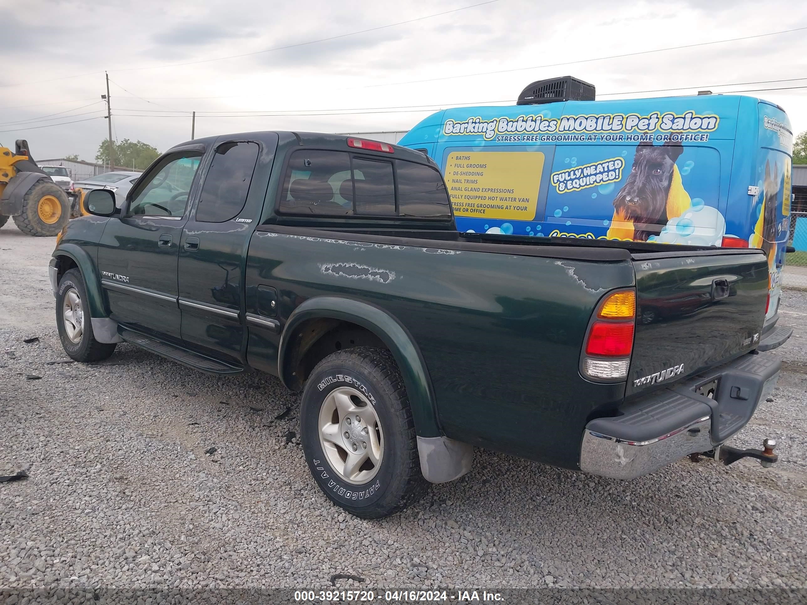 Photo 2 VIN: 5TBRT3817YS064826 - TOYOTA TUNDRA 