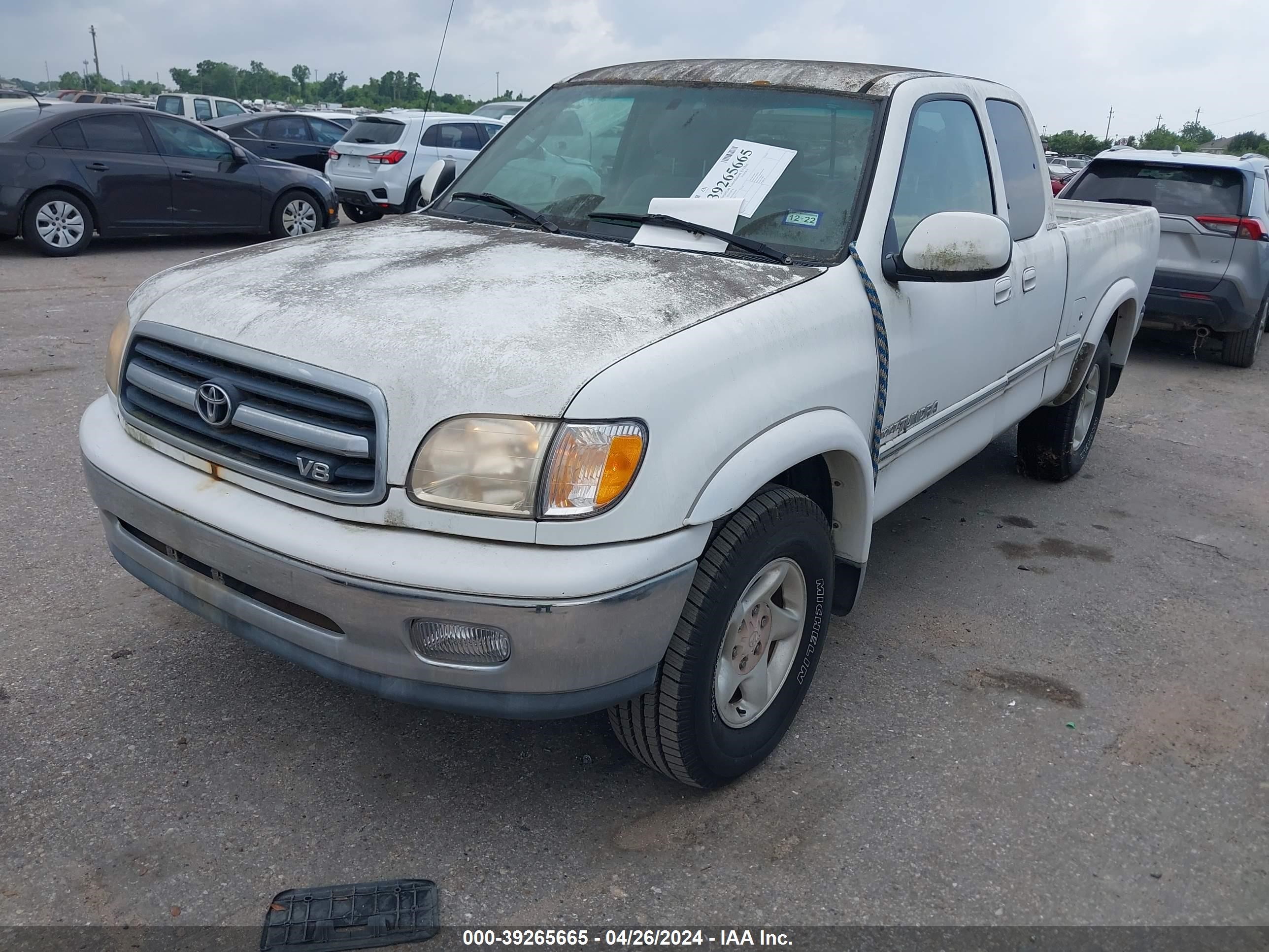 Photo 1 VIN: 5TBRT3818YS053656 - TOYOTA TUNDRA 