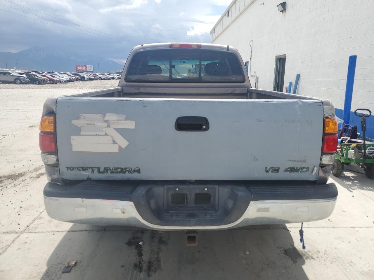 Photo 5 VIN: 5TBRT3819YS066318 - TOYOTA TUNDRA 