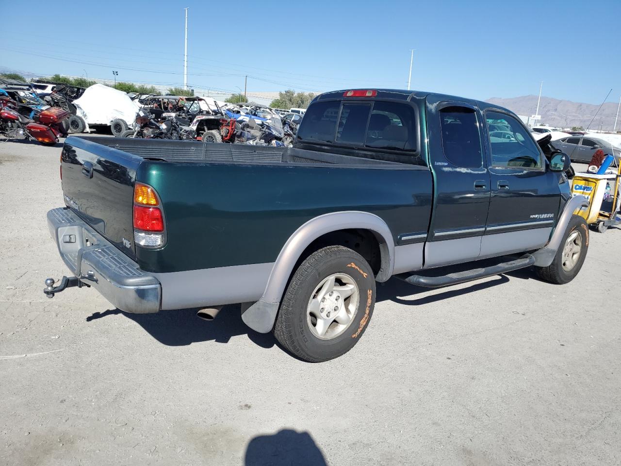 Photo 2 VIN: 5TBRT381XYS039550 - TOYOTA TUNDRA 