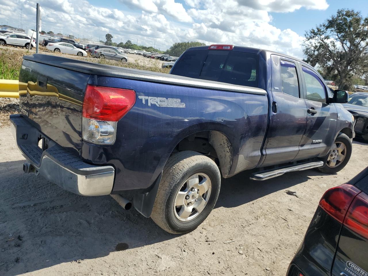 Photo 2 VIN: 5TBRT54137S450837 - TOYOTA TUNDRA 