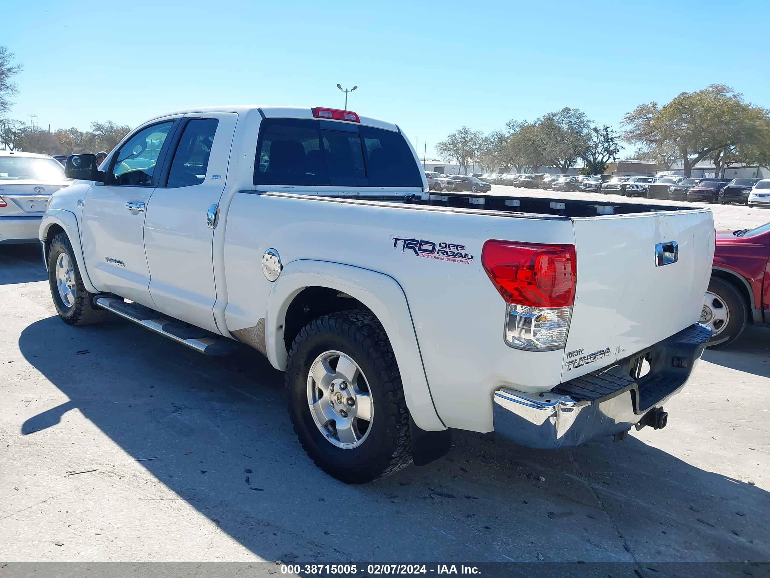 Photo 2 VIN: 5TBRT54187S452714 - TOYOTA TUNDRA 