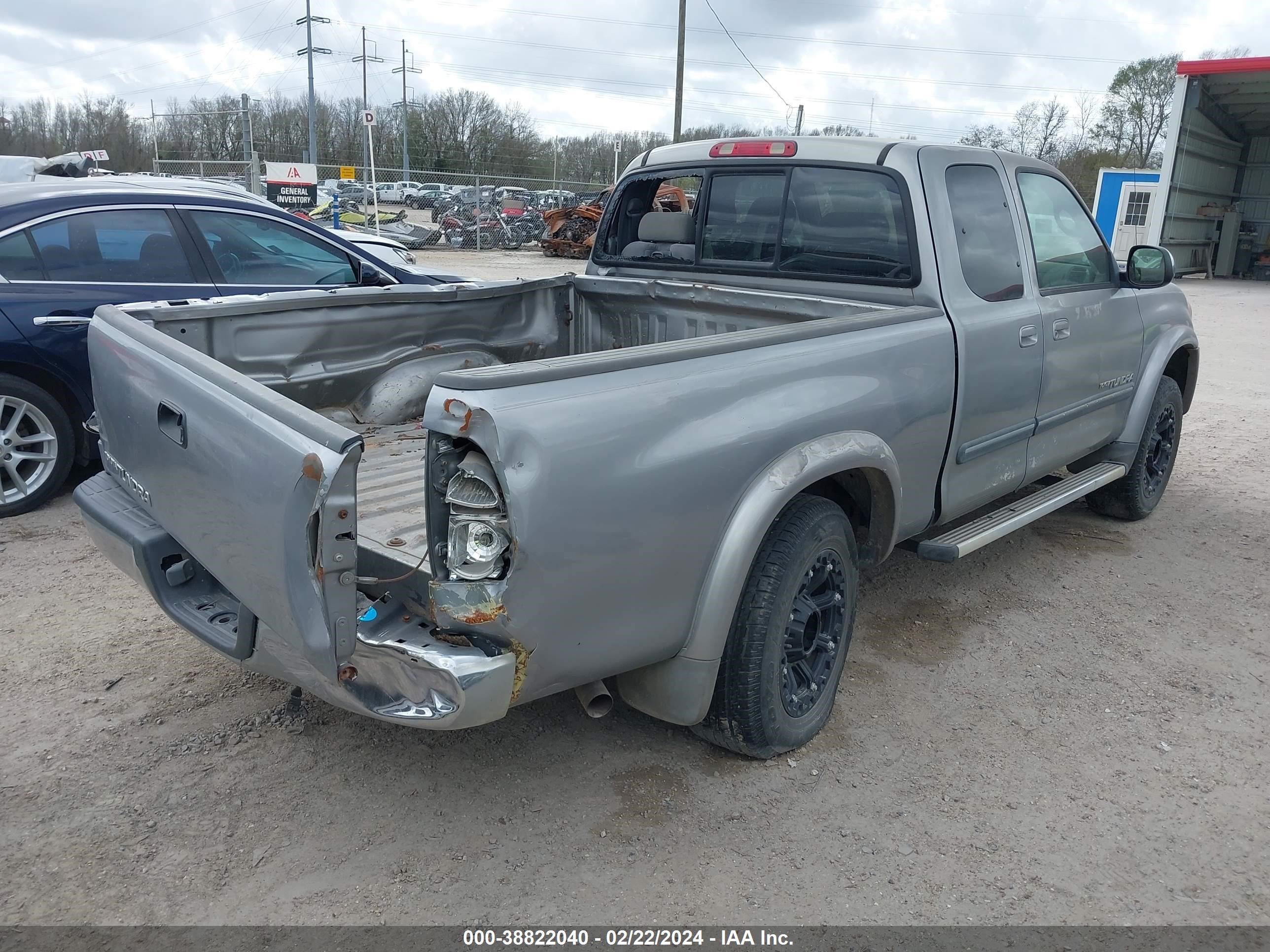 Photo 3 VIN: 5TBRU34115S446932 - TOYOTA TUNDRA 