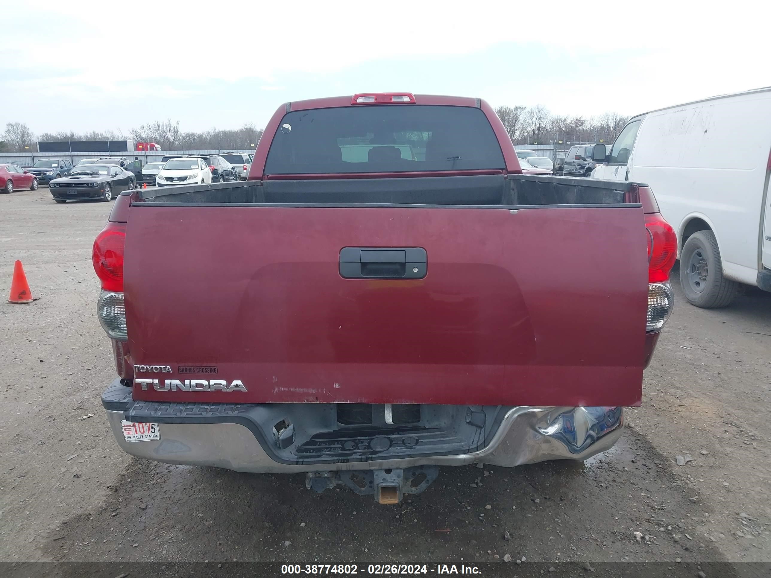 Photo 15 VIN: 5TBRV54128S477586 - TOYOTA TUNDRA 