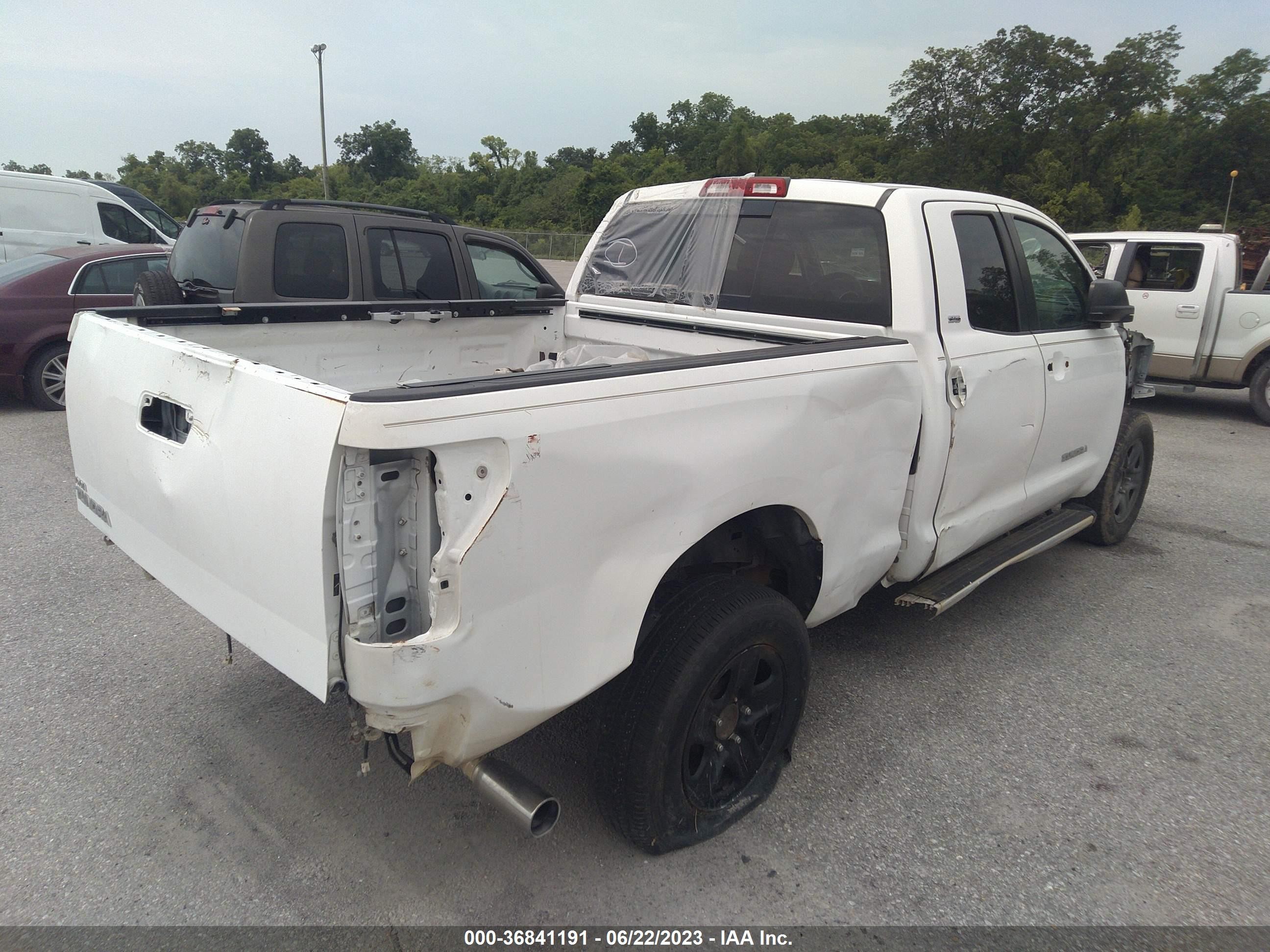 Photo 3 VIN: 5TBRV54178S477583 - TOYOTA TUNDRA 