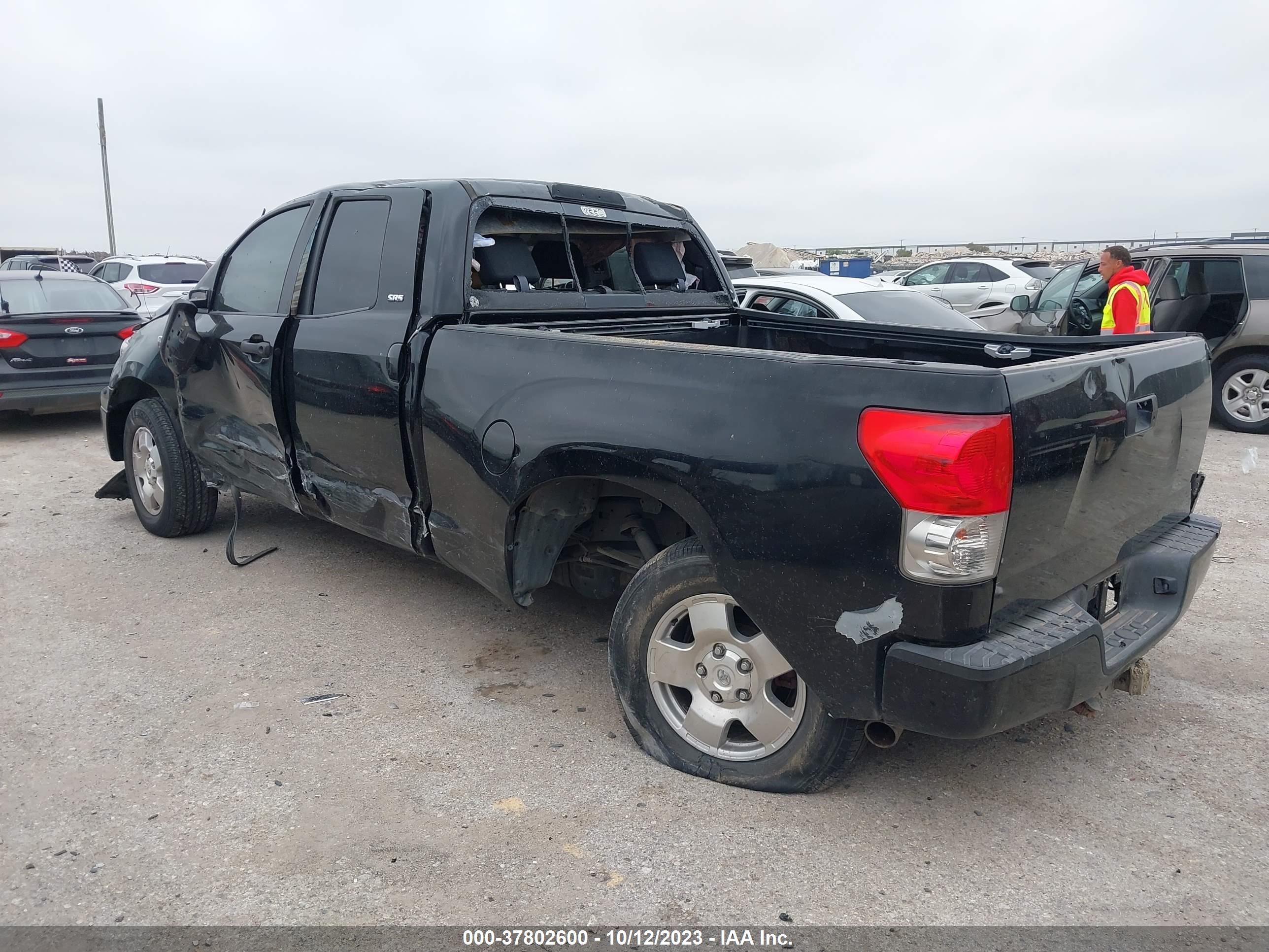 Photo 2 VIN: 5TBRV541X7S471243 - TOYOTA TUNDRA 