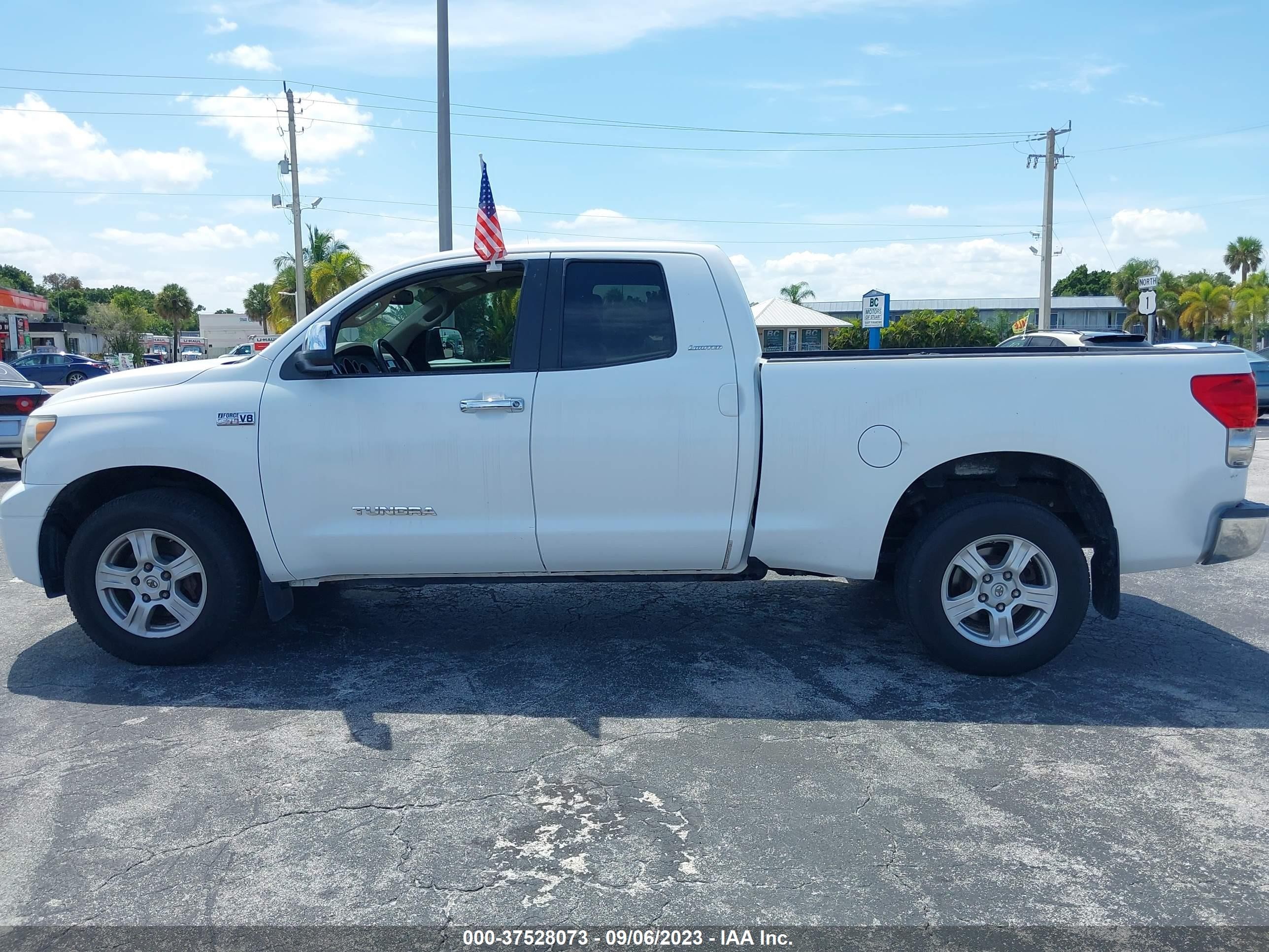 Photo 13 VIN: 5TBRV58167S459214 - TOYOTA TUNDRA 