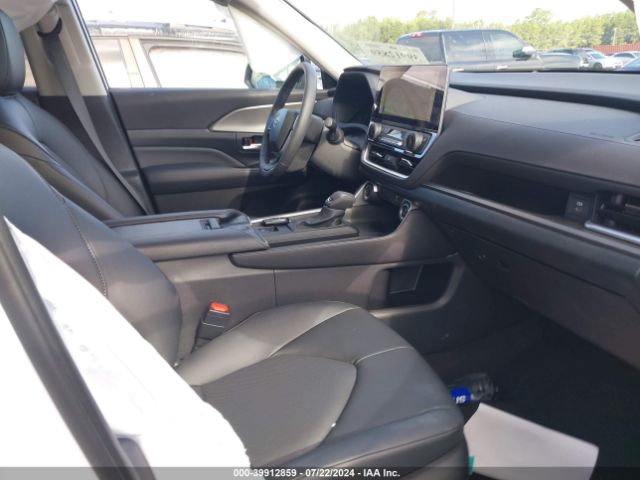 Photo 4 VIN: 5TDAAAA52RS015532 - TOYOTA GRAND HIGHLANDER 