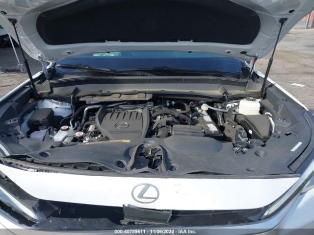 Photo 9 VIN: 5TDAAAA6XRS004285 - LEXUS TX 