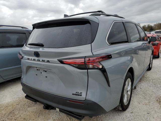 Photo 3 VIN: 5TDASKFC2NS056585 - TOYOTA SIENNA XLE 