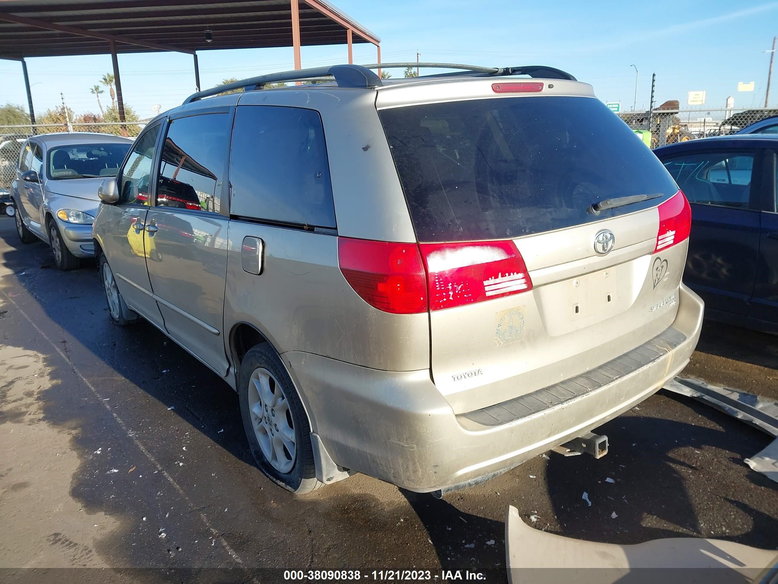 Photo 2 VIN: 5TDBA22C04S000317 - TOYOTA SIENNA 