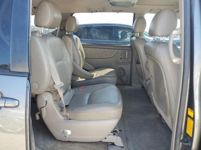 Photo 10 VIN: 5TDBA22C05S032637 - TOYOTA SIENNA XLE 