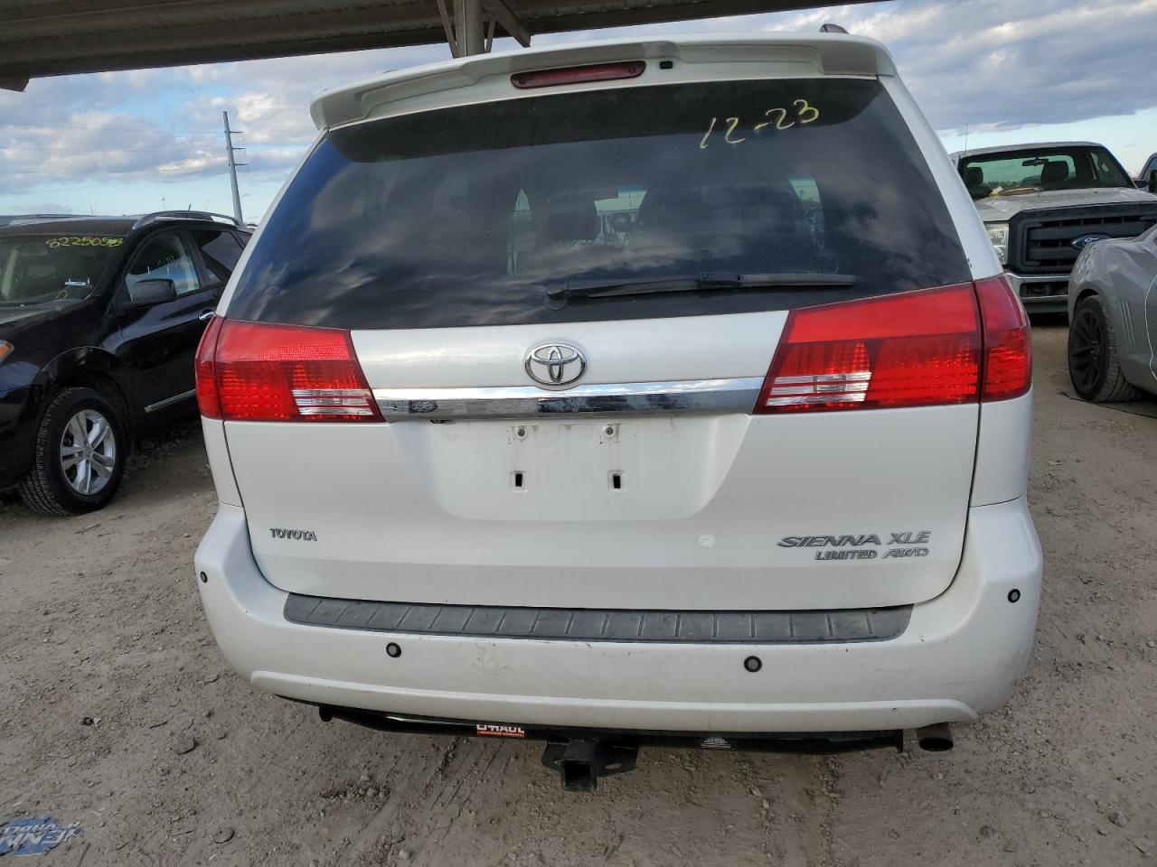 Photo 5 VIN: 5TDBA22C05S054332 - TOYOTA SIENNA 