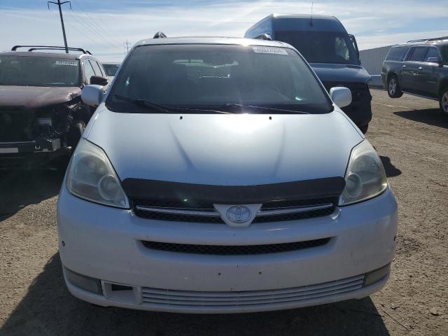 Photo 4 VIN: 5TDBA22C15S044800 - TOYOTA SIENNA XLE 