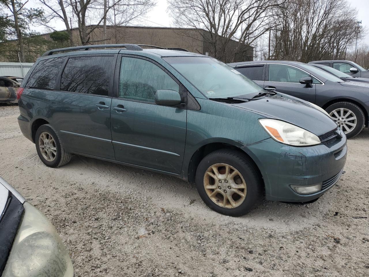 Photo 3 VIN: 5TDBA22C25S044823 - TOYOTA SIENNA 