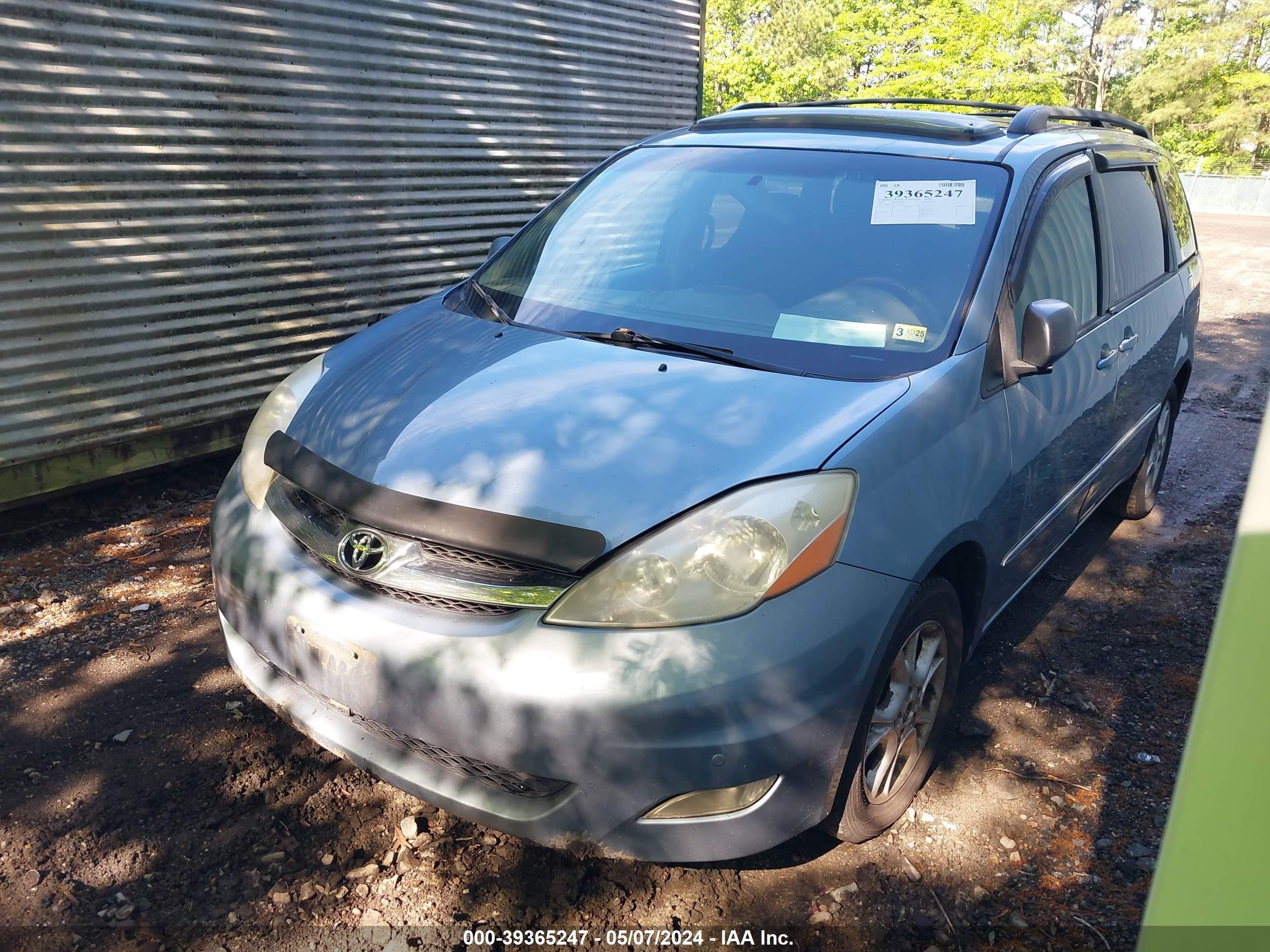 Photo 1 VIN: 5TDBA22C36S074799 - TOYOTA SIENNA 