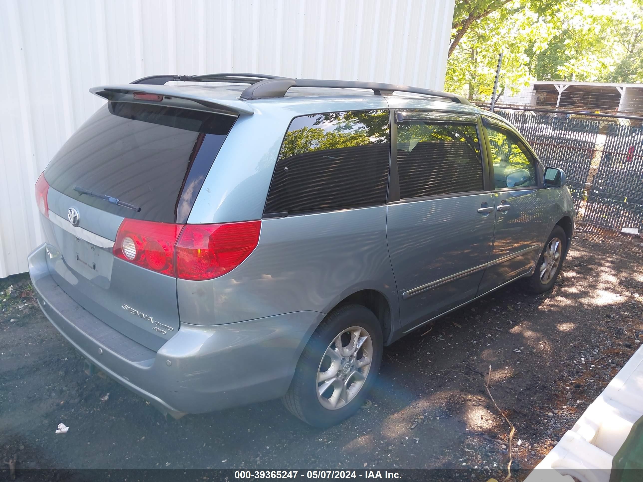 Photo 3 VIN: 5TDBA22C36S074799 - TOYOTA SIENNA 